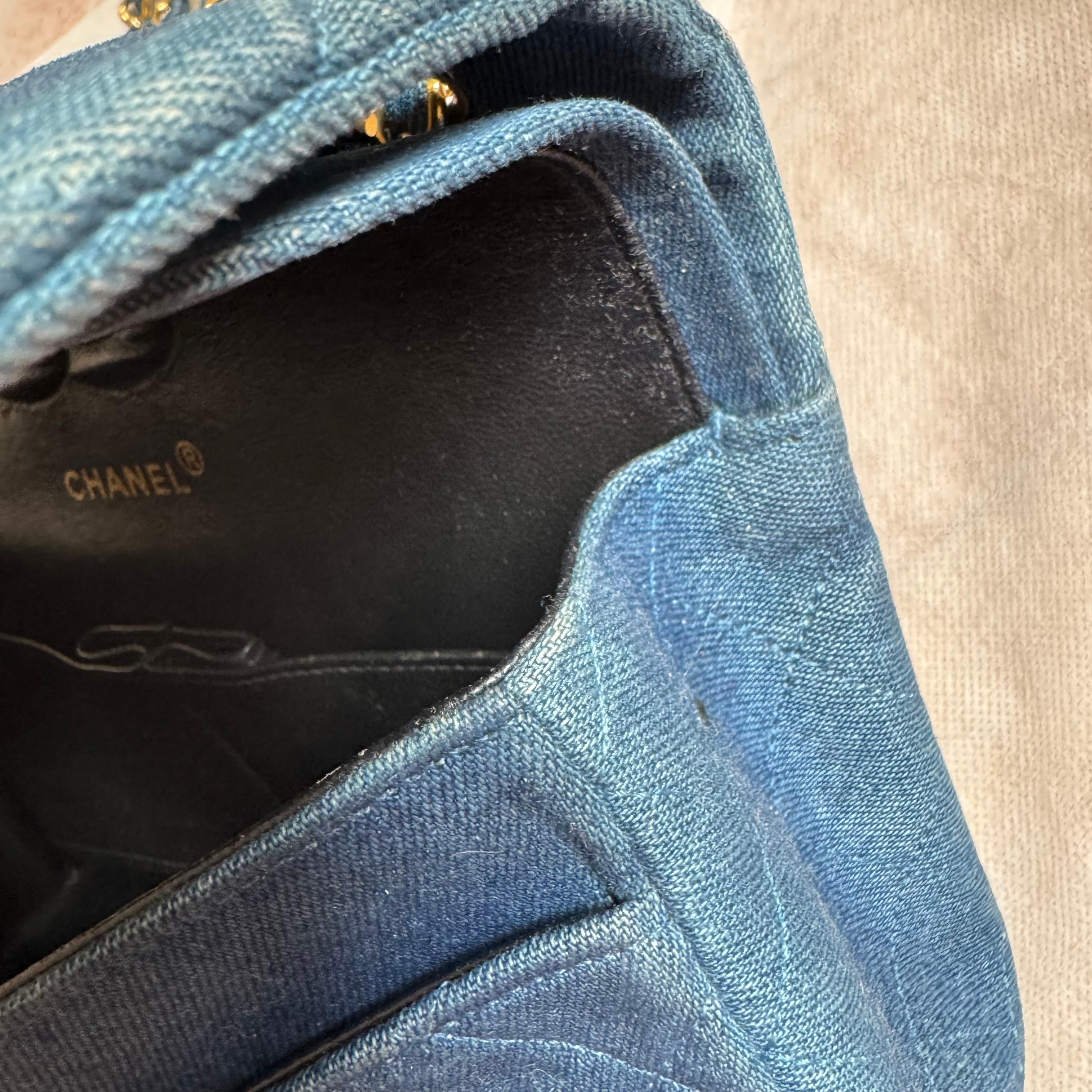 Chanel Classic Flap Vintage Vaquero Azul Medio con HW de oro de 24 quilates, 1989-1991 en venta 12