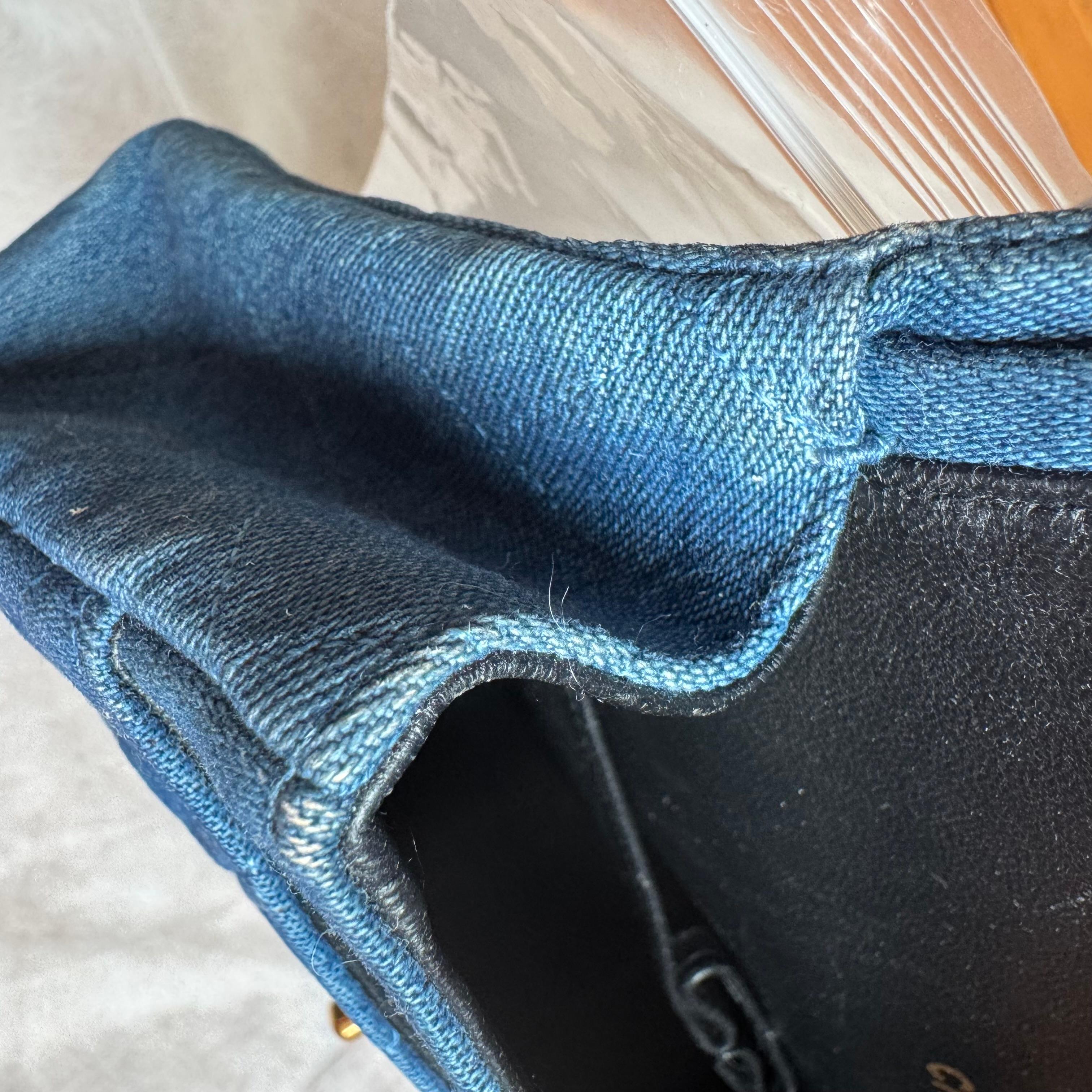 Chanel Classic Flap Vintage Vaquero Azul Medio con HW de oro de 24 quilates, 1989-1991 en venta 14