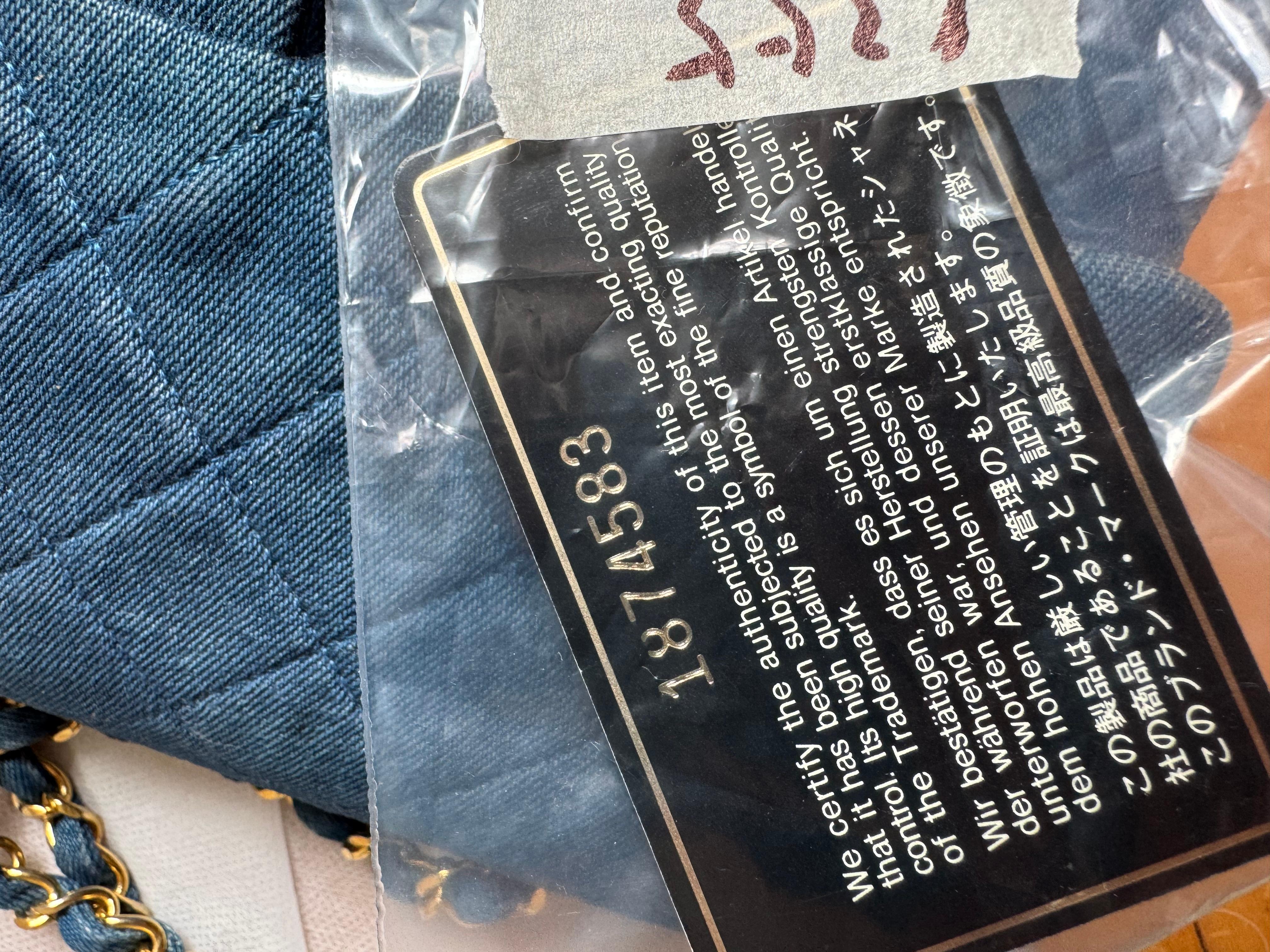 Chanel Classic Flap Vintage Vaquero Azul Medio con HW de oro de 24 quilates, 1989-1991 en venta 15
