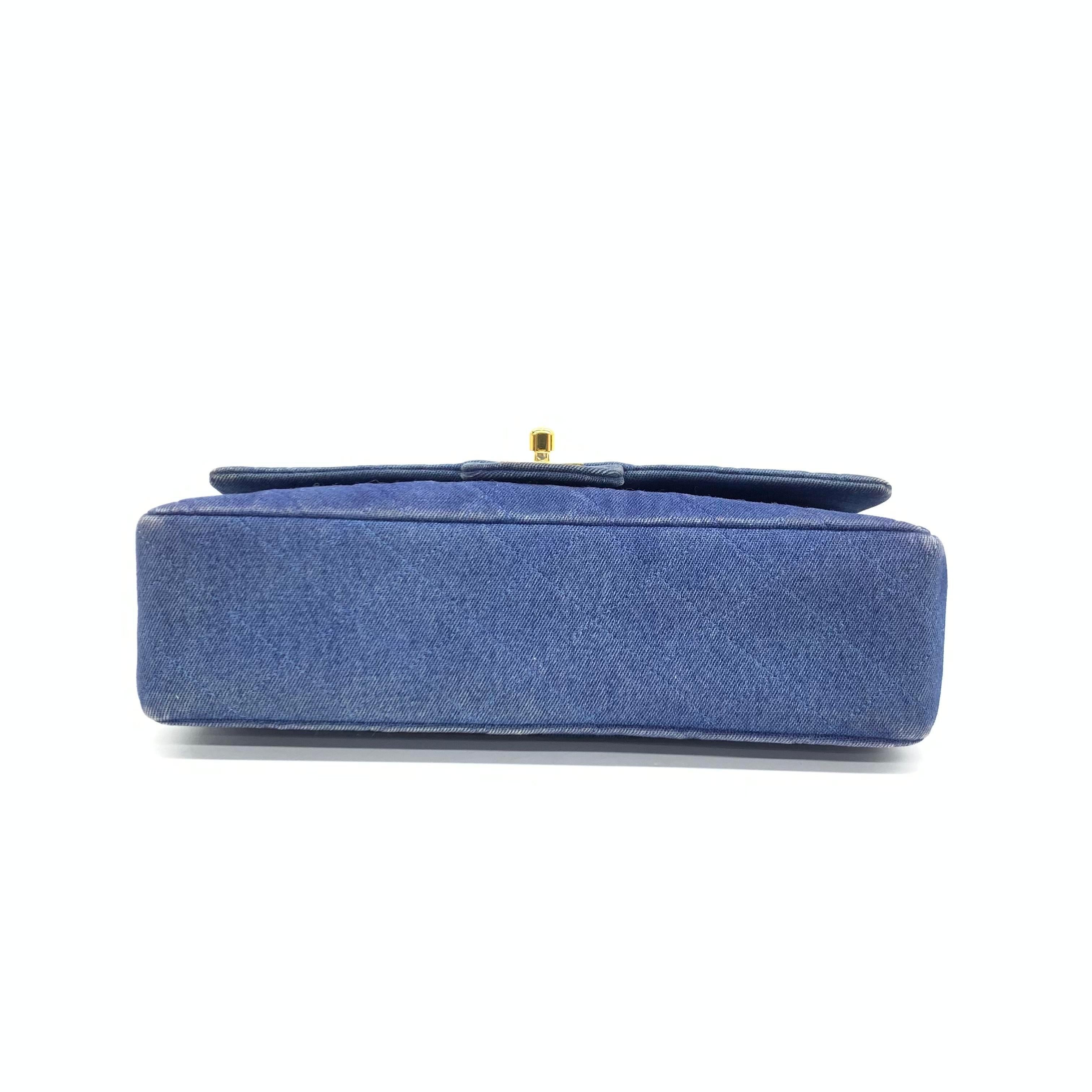 De las mujeres Chanel Classic Flap Vintage Vaquero Azul Medio con HW de oro de 24 quilates, 1989-1991 en venta