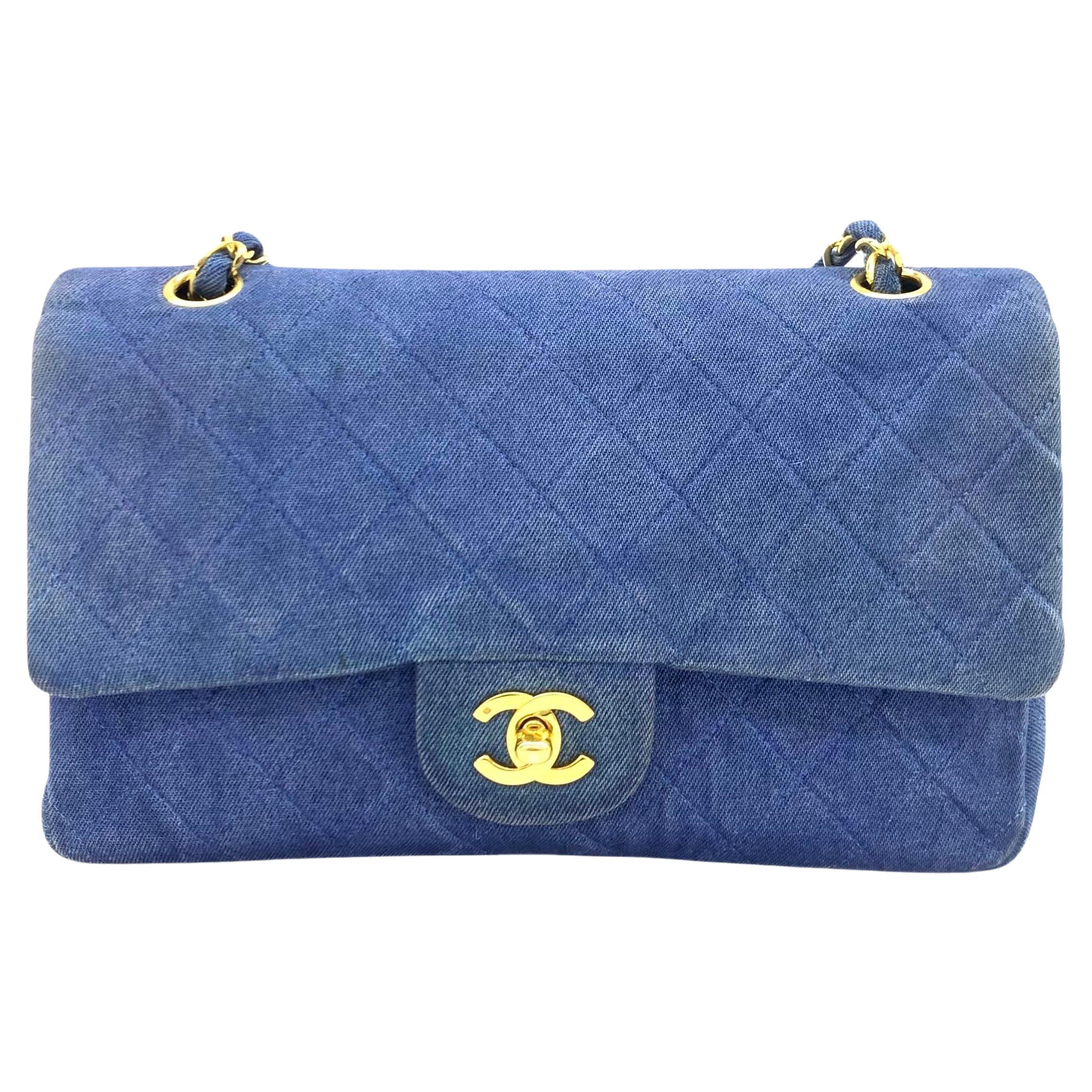 Chanel Classic Flap Vintage Vaquero Azul Medio con HW de oro de 24 quilates, 1989-1991 en venta