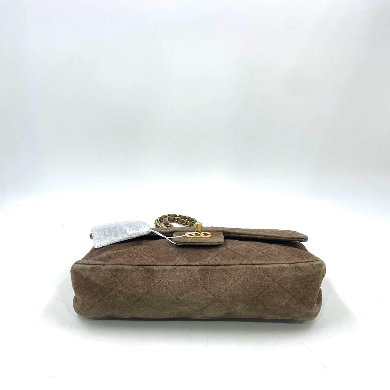 Chanel Classic Flap Vintage Medium Brown Suede Leather with 24k Gold HW, 1991-19 For Sale 2