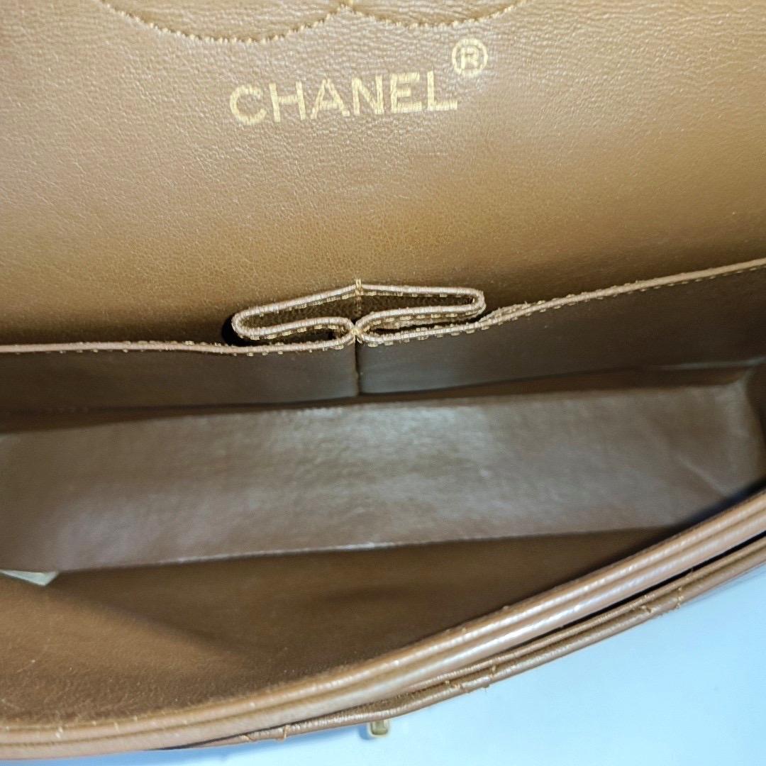 Chanel Classic Flap Vintage Medium Brown Leather 24k Gold Hardware en vente 8