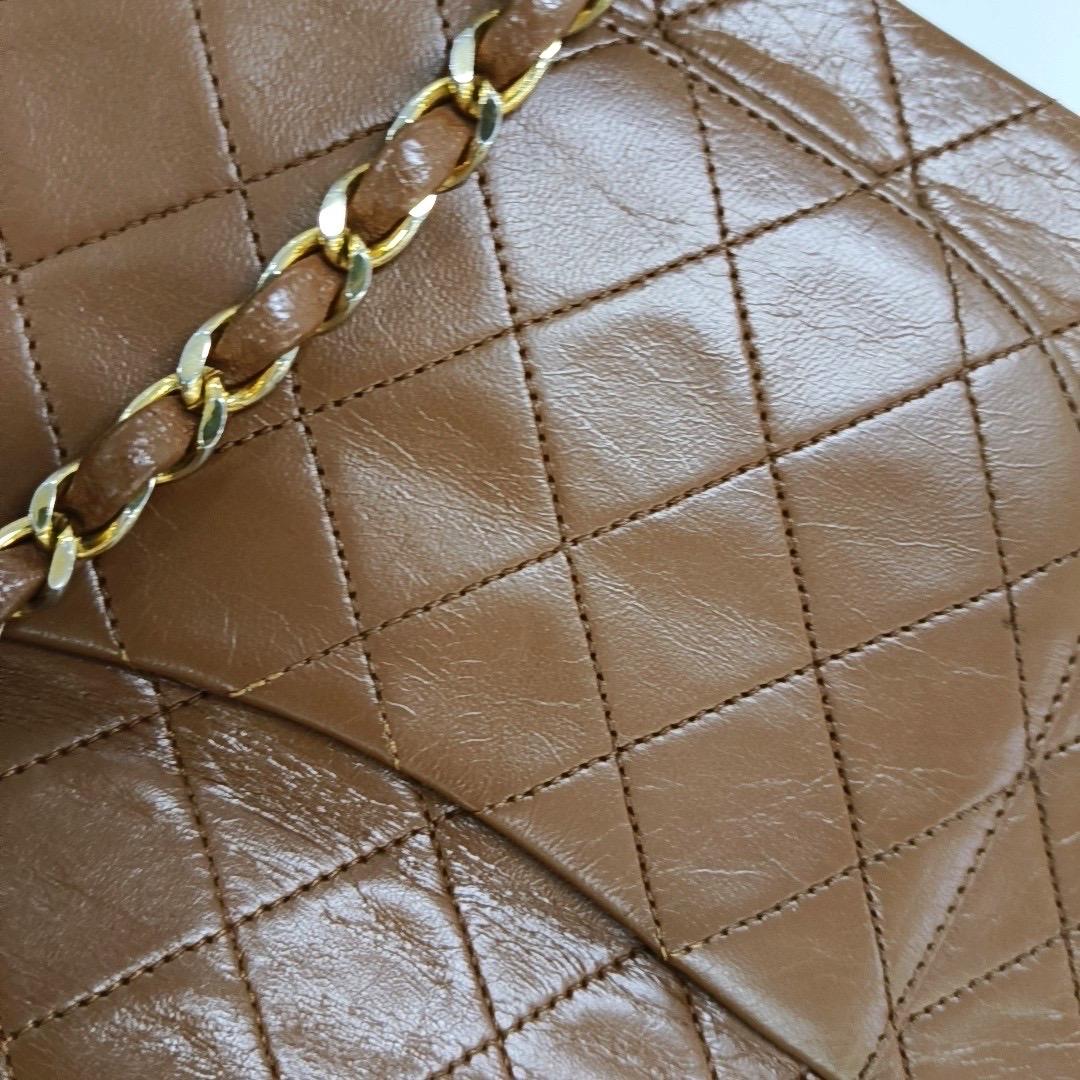 Chanel Classic Flap Vintage Medium Brown Leather 24k Gold Hardware en vente 9