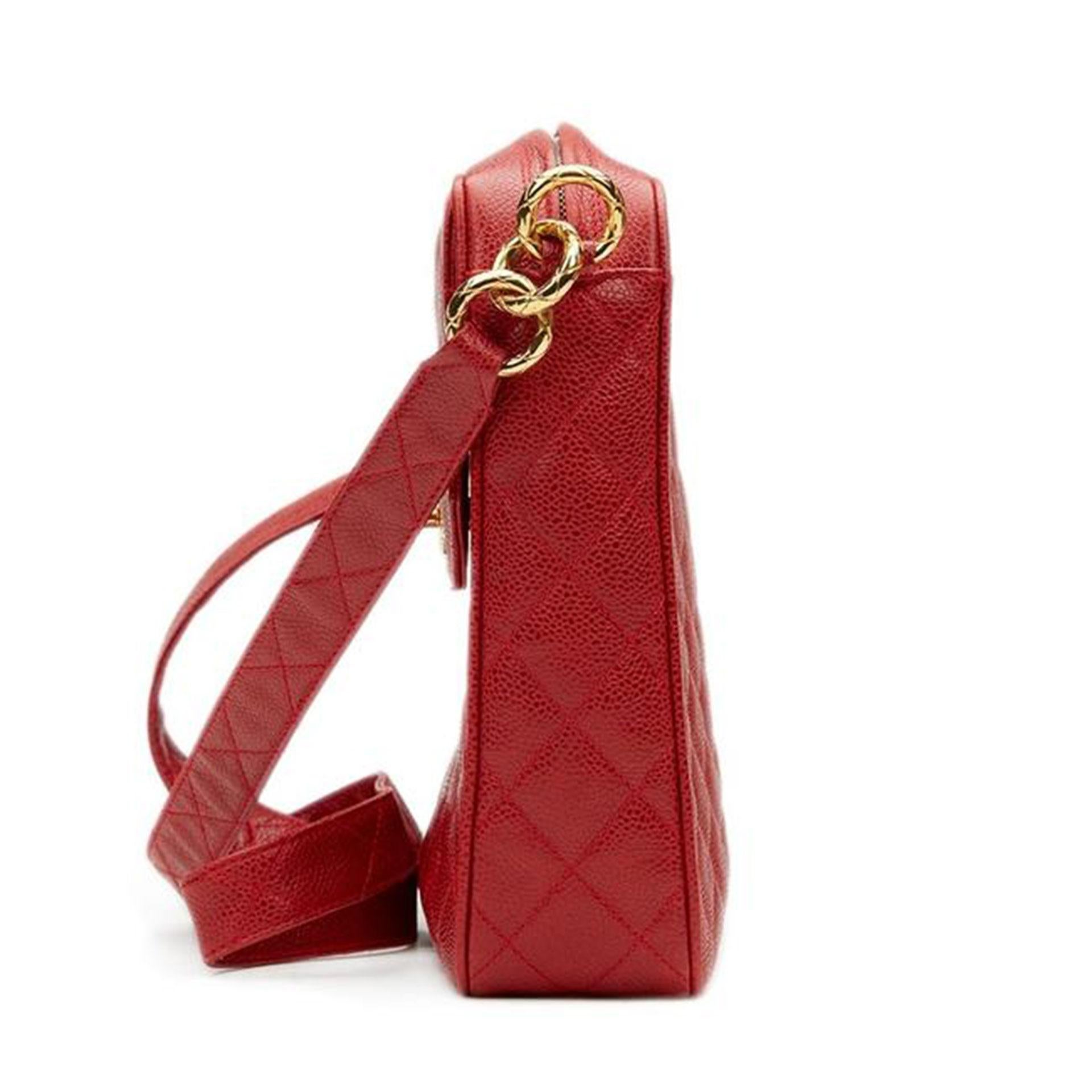 Chanel Classic Flap Vintage with Gold Hardware Red Caviar Leather Cross Body Bag For Sale 5