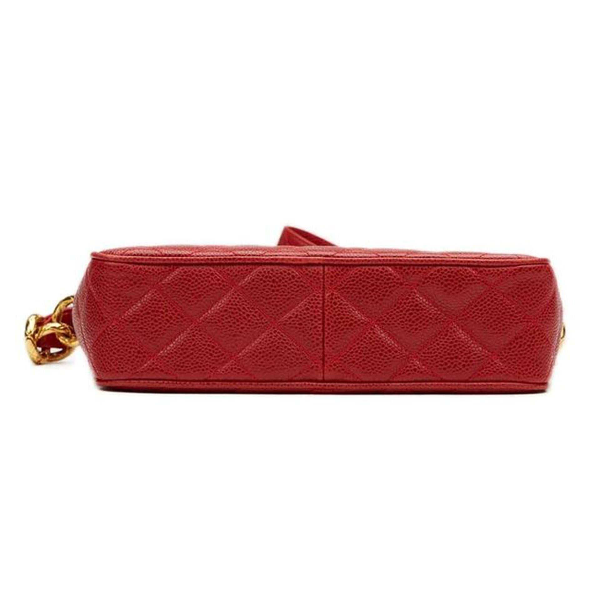 Chanel Classic Flap Vintage with Gold Hardware Red Caviar Leather Cross Body Bag For Sale 1