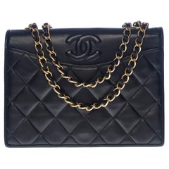 Chanel Classic Full Flap Pockets Umhängetasche aus schwarzem gestepptem Leder und GHW