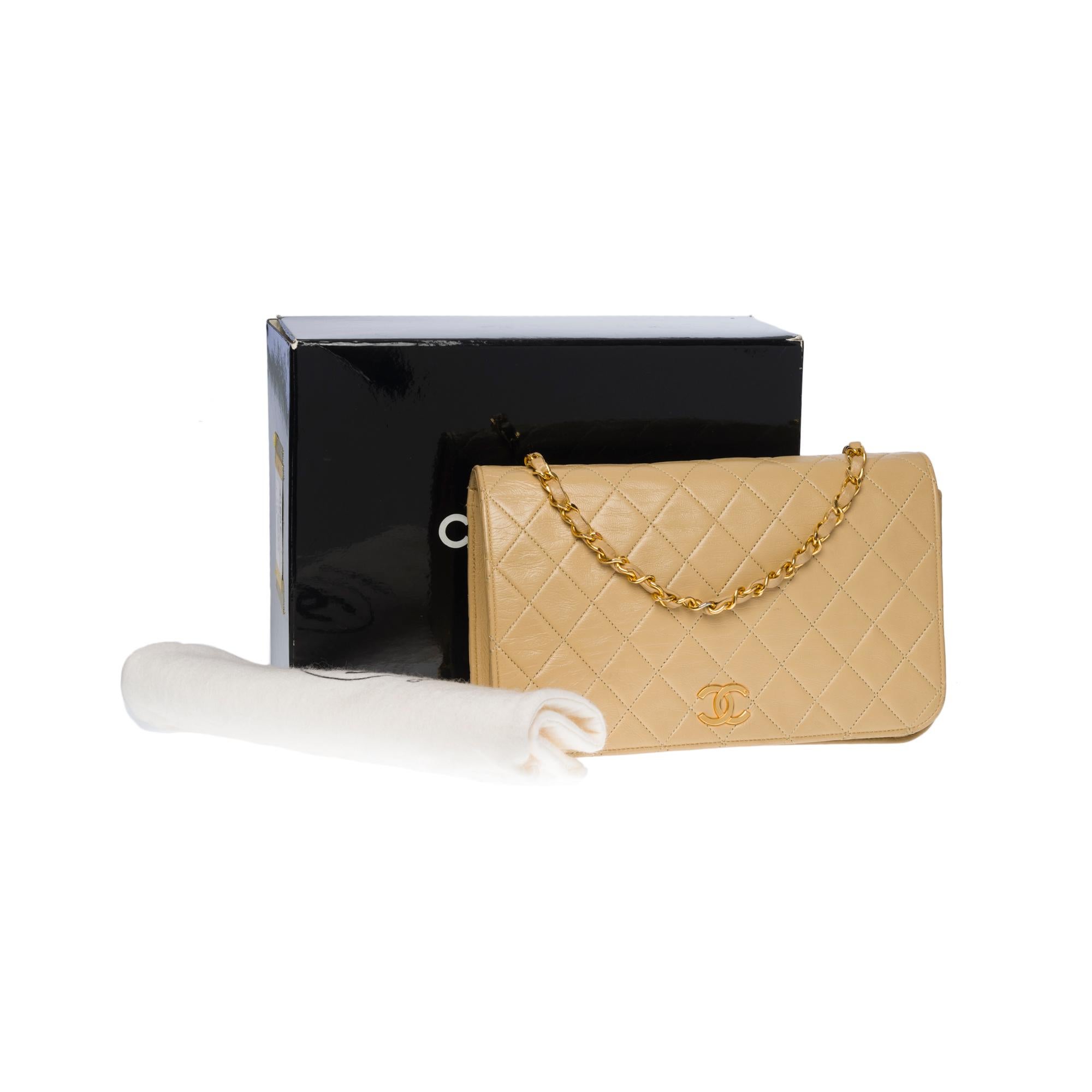 Bolso Chanel Classic Full Flap de piel acolchada beige y GHW 6