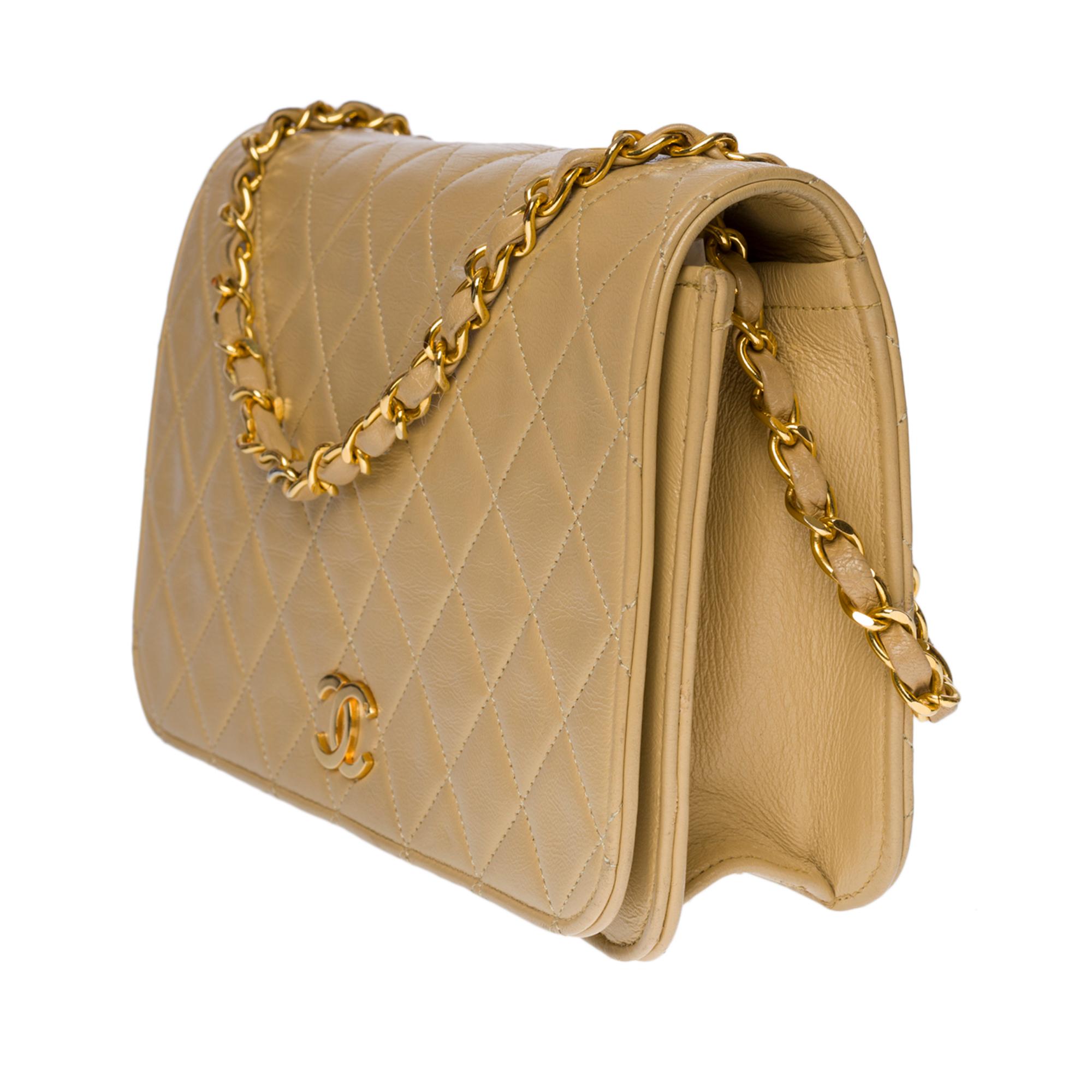 Bolso Chanel Classic Full Flap de piel acolchada beige y GHW Beige