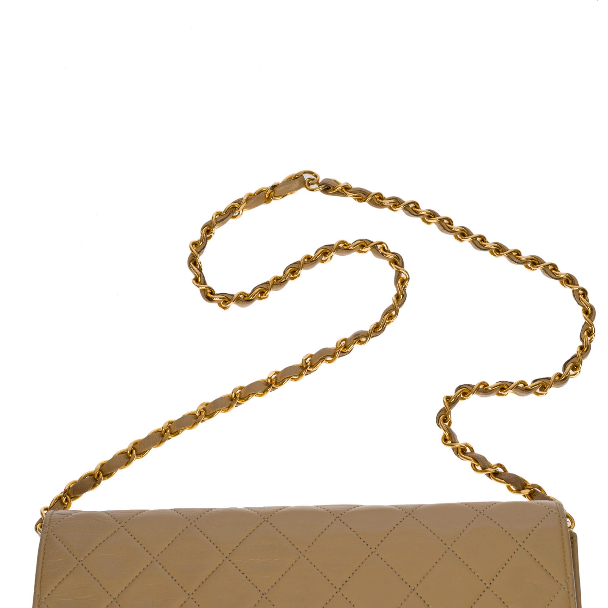 Bolso Chanel Classic Full Flap de piel acolchada beige y GHW 2