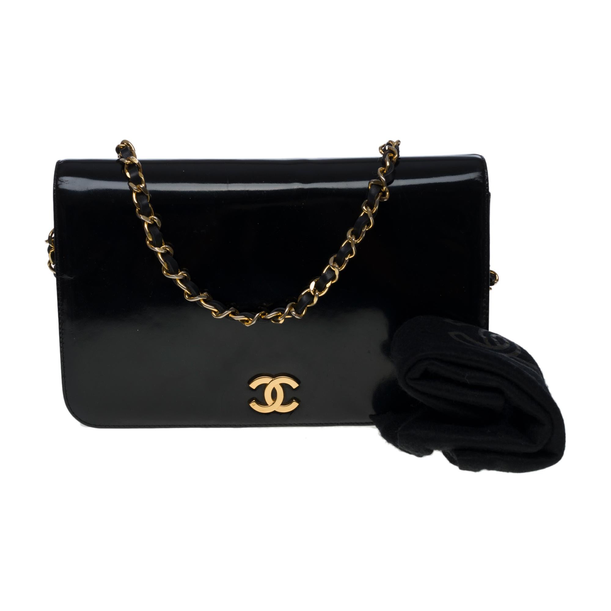 Chanel Classic Full Flap shoulder bag in black patent leather, GHW 6