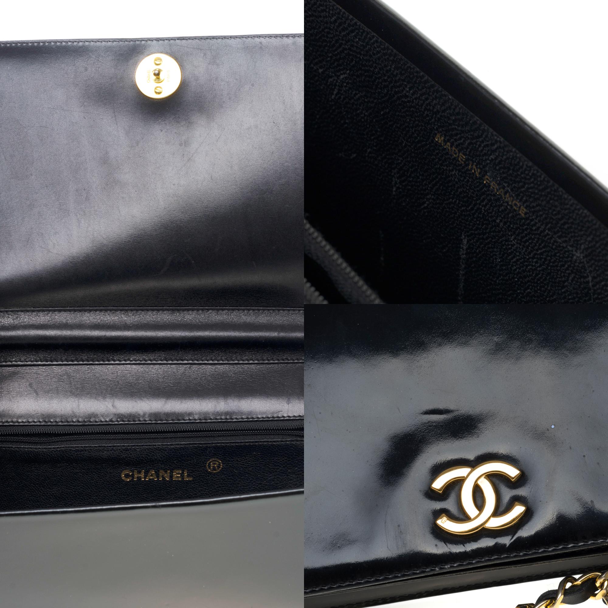 Chanel Classic Full Flap shoulder bag in black patent leather, GHW In Good Condition In Paris, IDF
