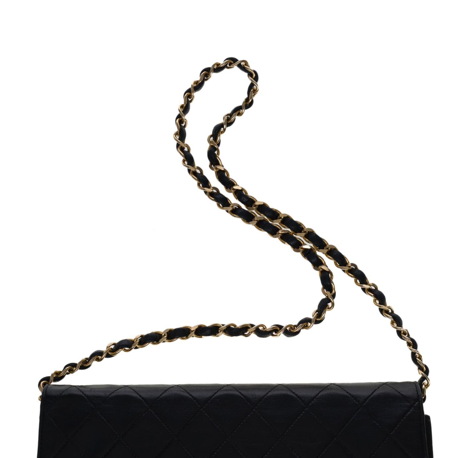 Chanel Classic Full Flap shoulder bag in black quilted lambskin leather, GHW 5