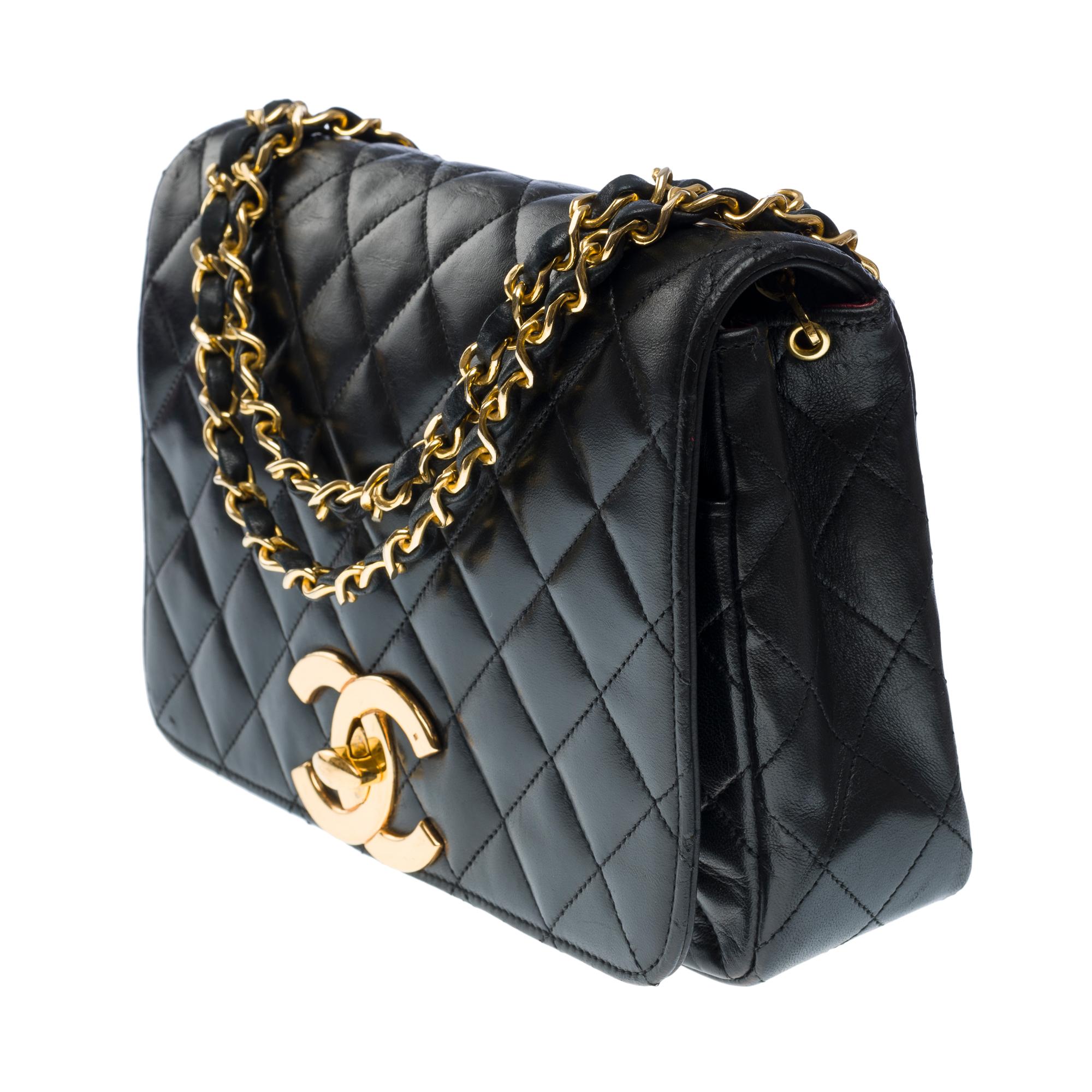 Chanel Classic Full Flap shoulder bag in black quilted lambskin leather, GHW For Sale 1