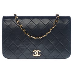 Chanel Classic Full Flap Umhängetasche aus schwarzem gestepptem Lammleder, GHW