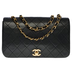Chanel Classic Full Flap shoulder bag in black quilted lambskin leather, GHW