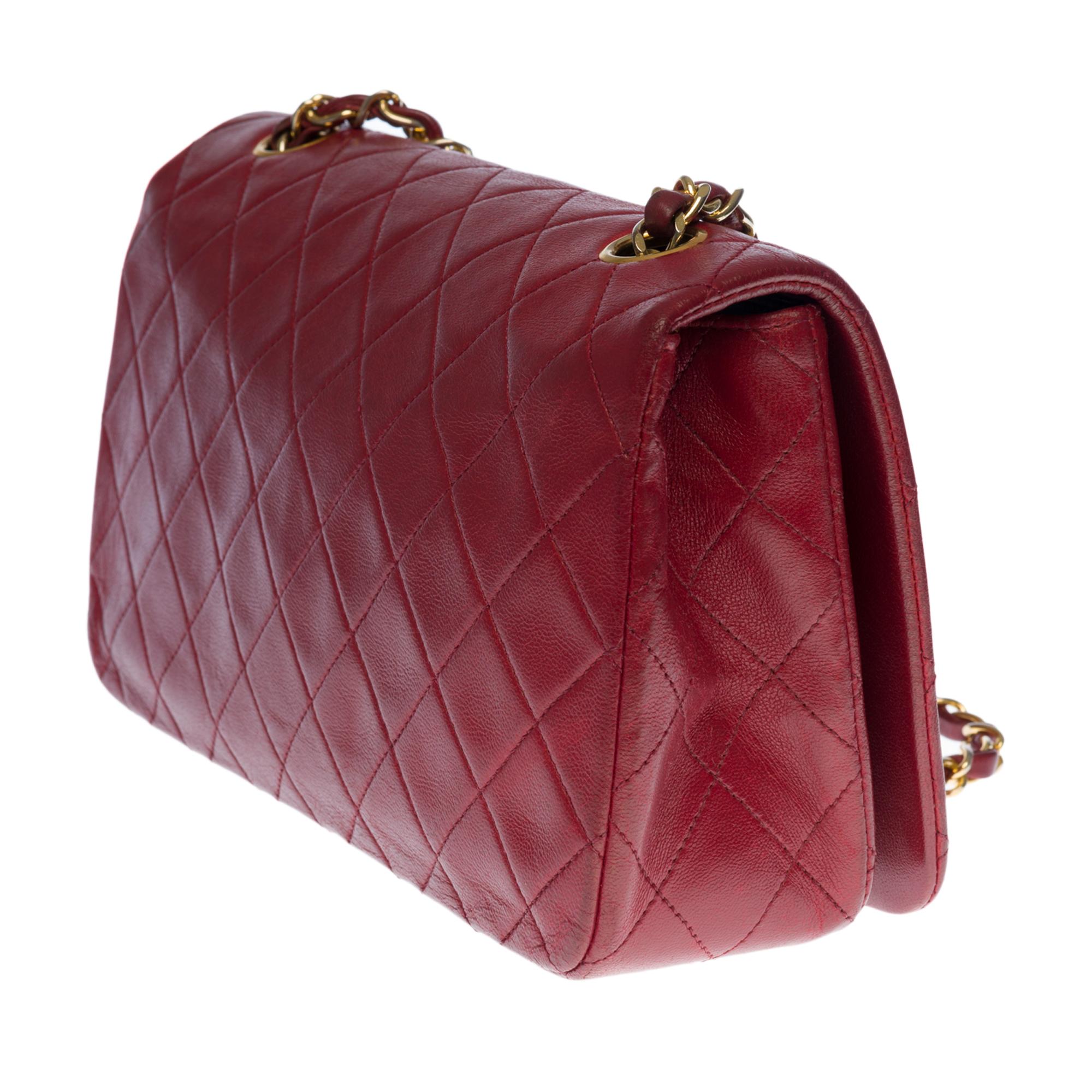Chanel Classic Full Flap Umhängetasche aus weinrotem gestepptem Leder und GHW im Zustand „Gut“ in Paris, IDF