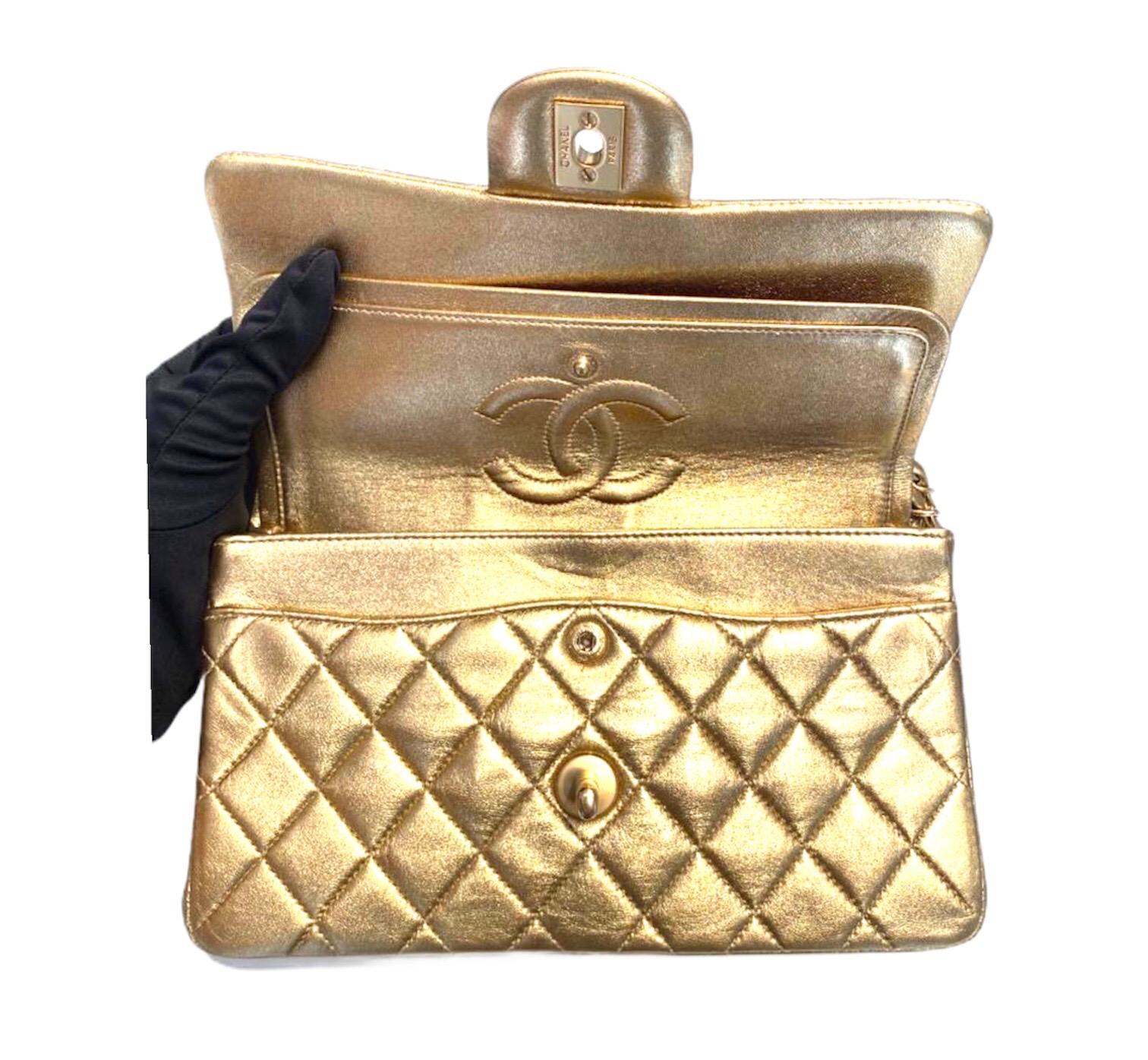 Chanel Classic Lock Timeless Bag In smooth gold-coloured lamb leather Hdw gold metal Item 