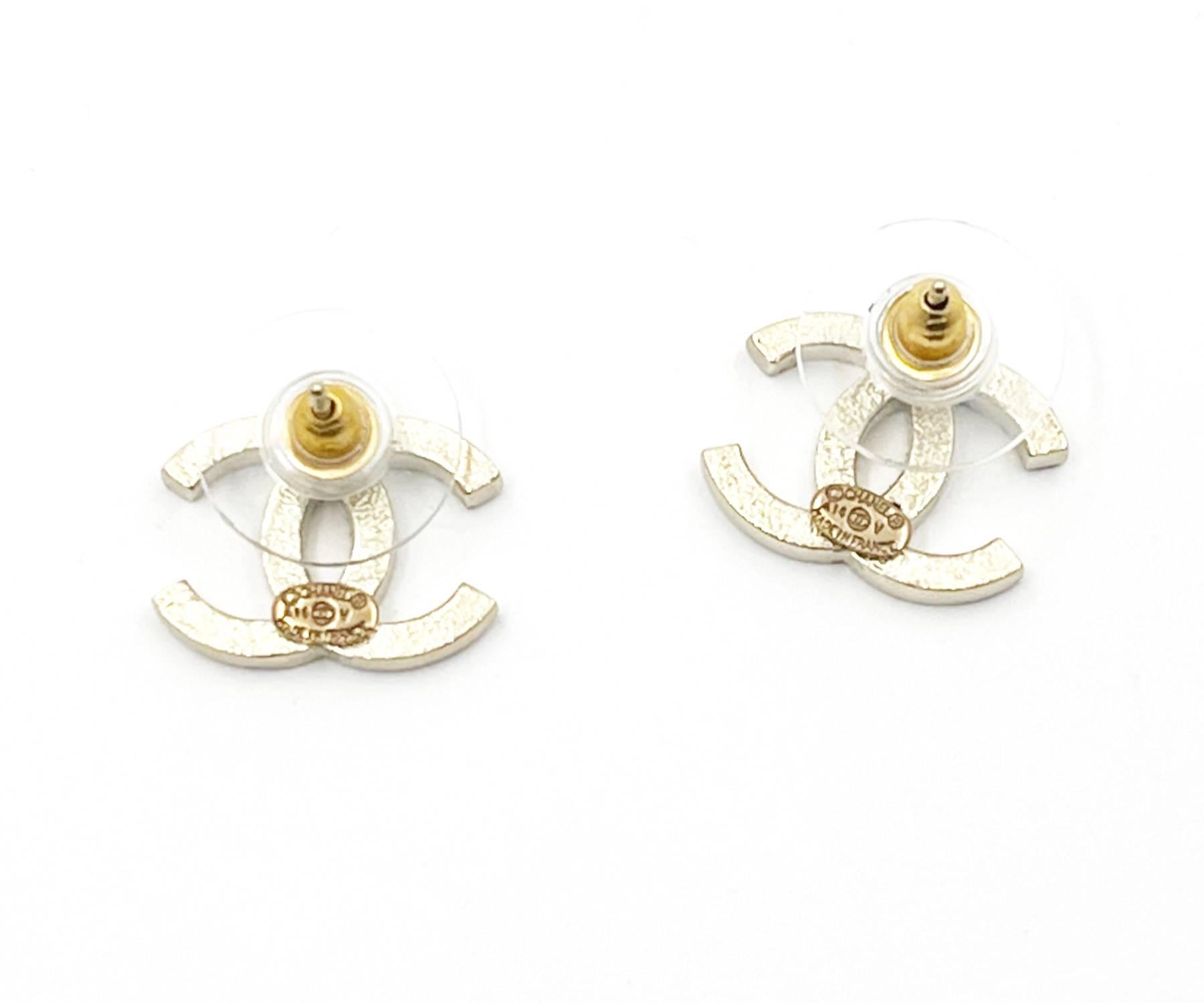 Chanel Classic Gold CC Crystal Moscova Piercing Earrings In Excellent Condition For Sale In Pasadena, CA