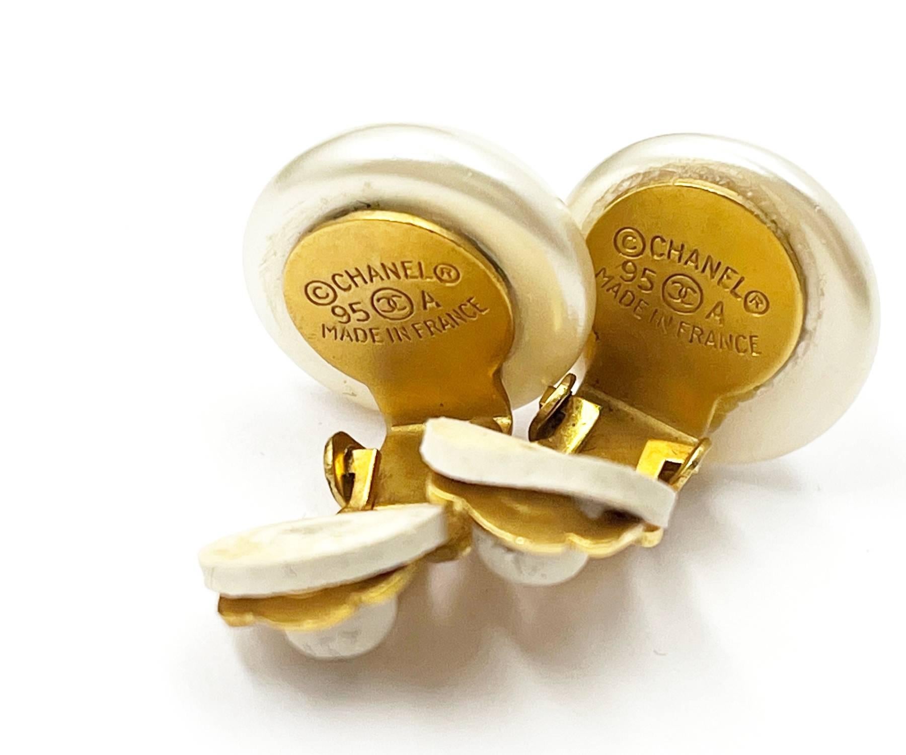 Chanel Classic Gold Plated CC Small Pearl Clip on Earrings In Good Condition In Pasadena, CA