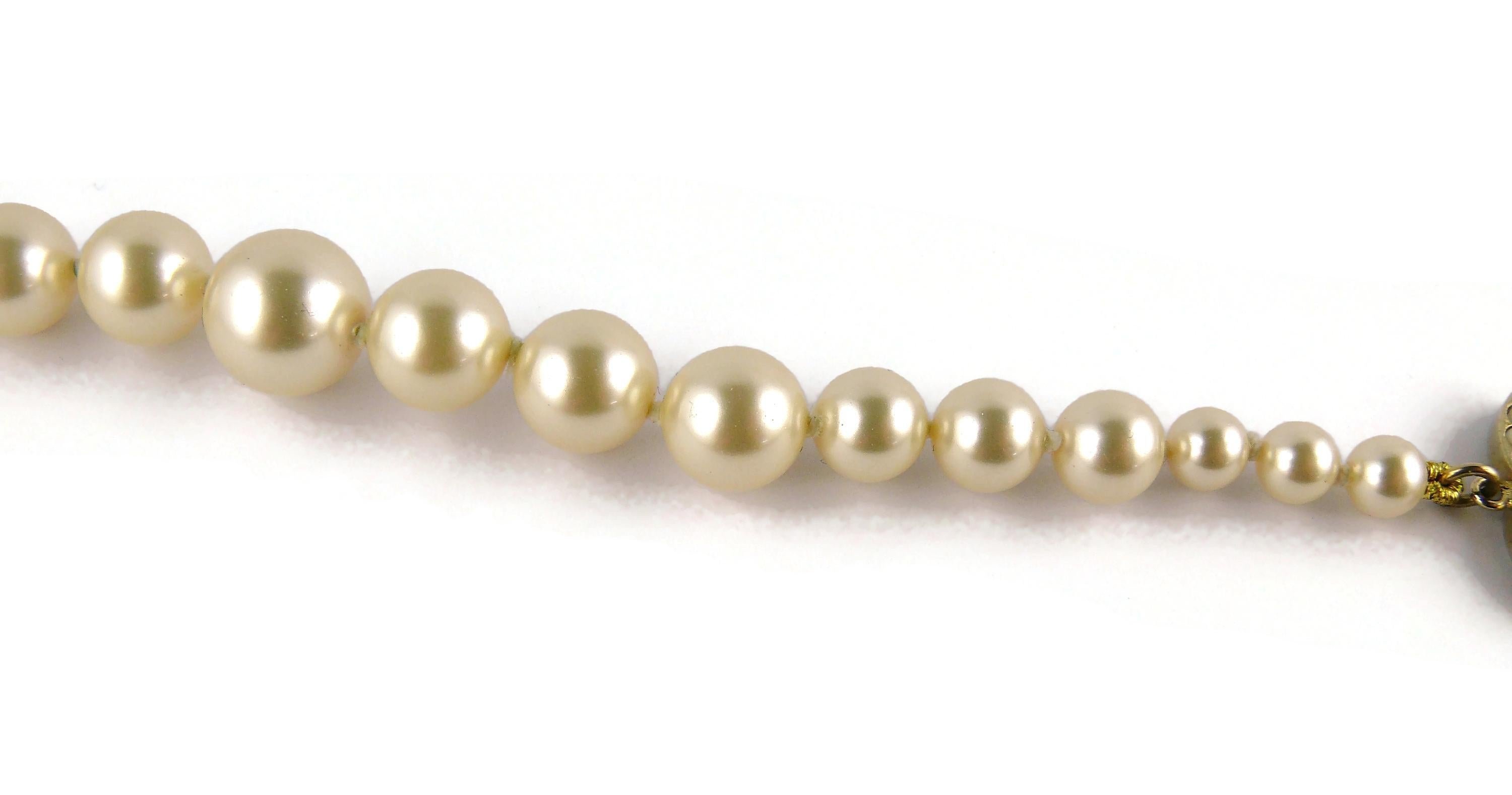 Women's Chanel Classic Graduated Pearls CC Necklace