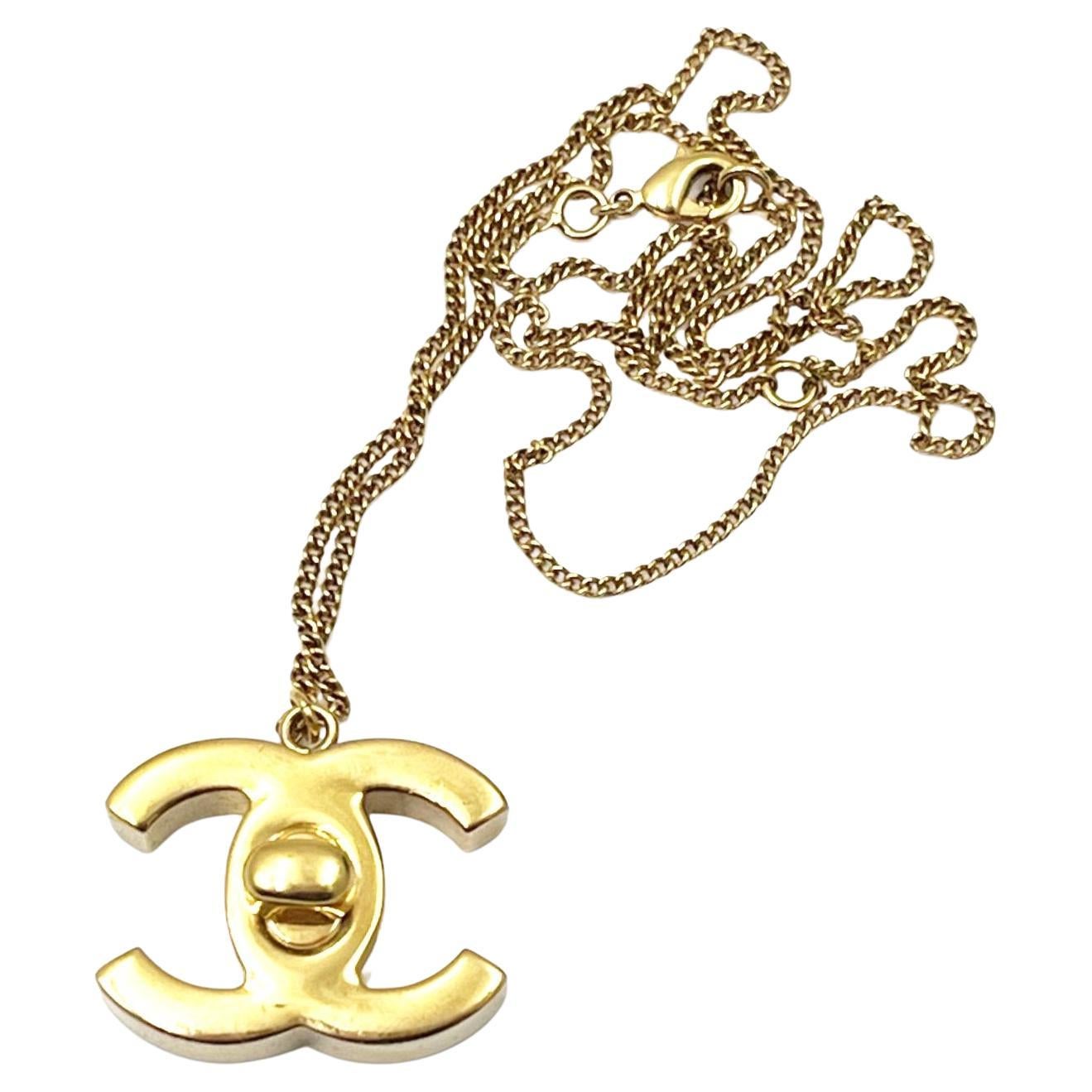 Chanel Classic Iconic Gold CC Turnlock Large Pendant Necklace   For Sale
