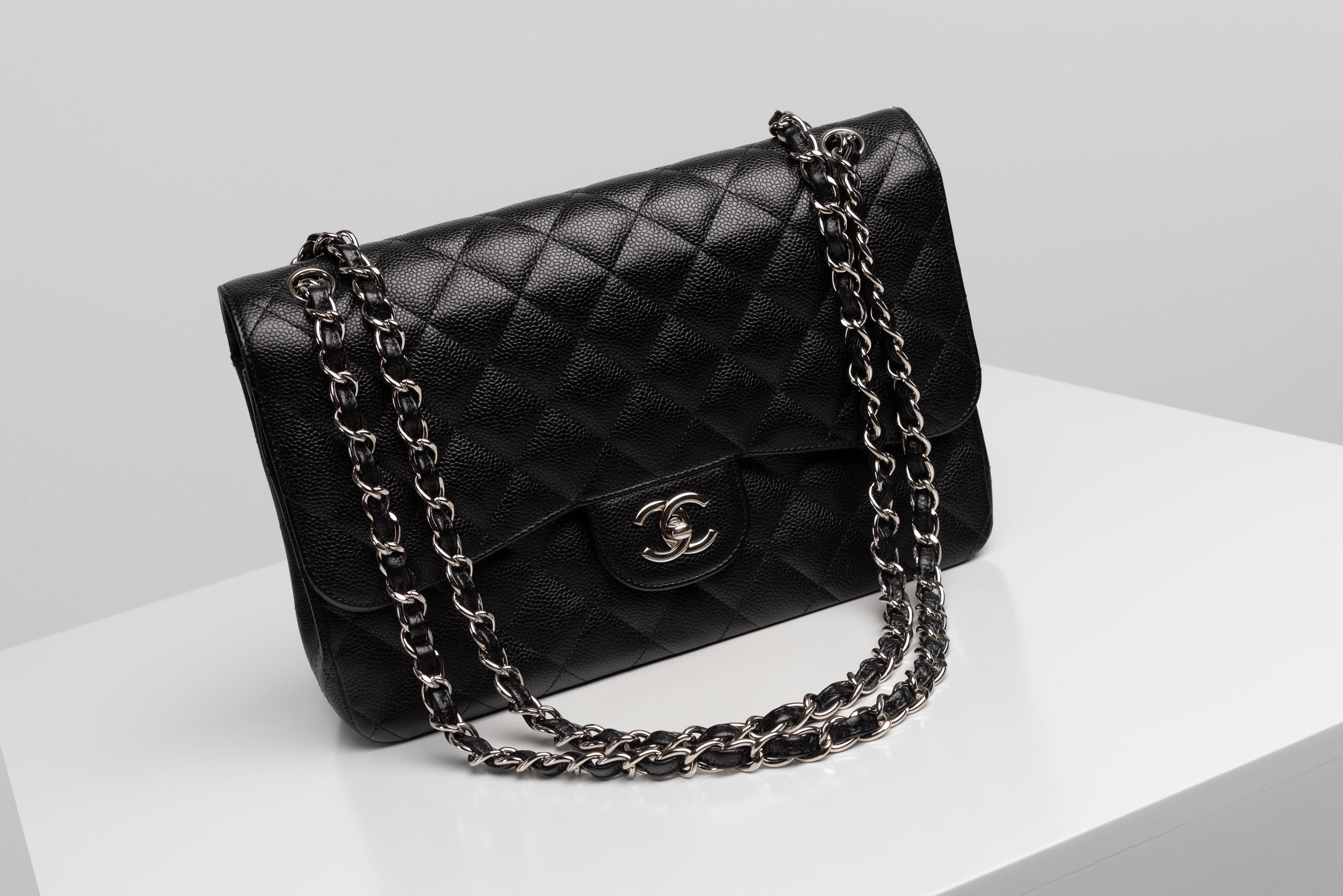 Chanel Classic Jumbo Black Caviar Silver Hardware In Good Condition For Sale In Roosendaal, NL