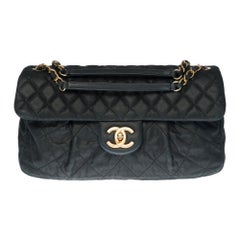 Chanel Classic Jumbo single flap shoulder bag in black quilted leather, GHW