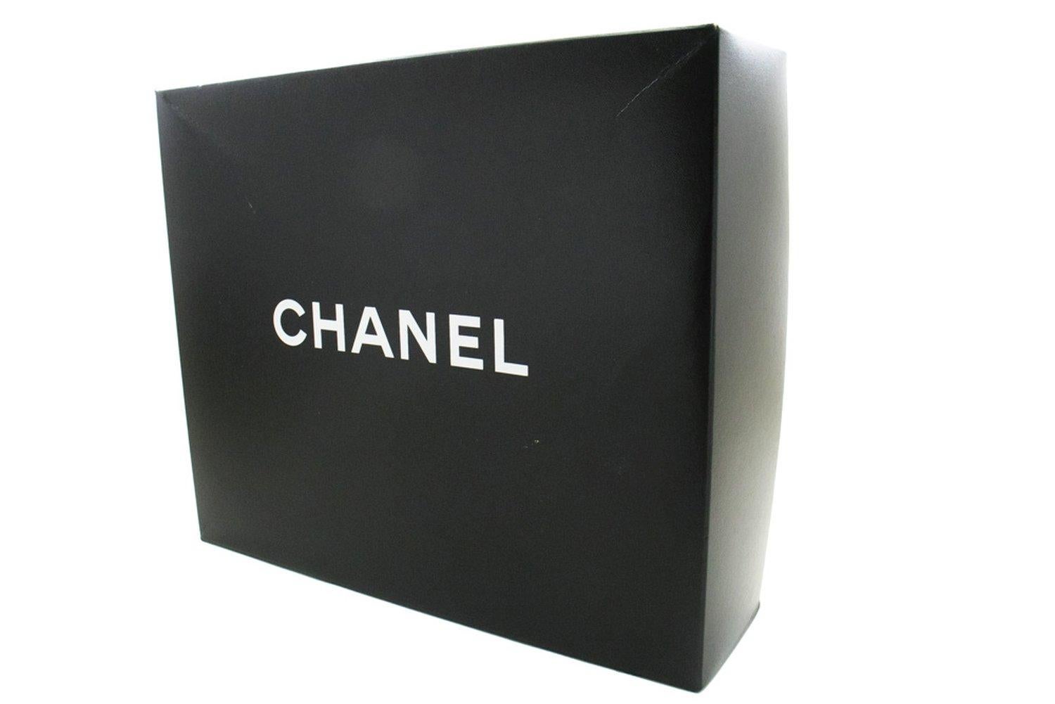 CHANEL Classic Large 11