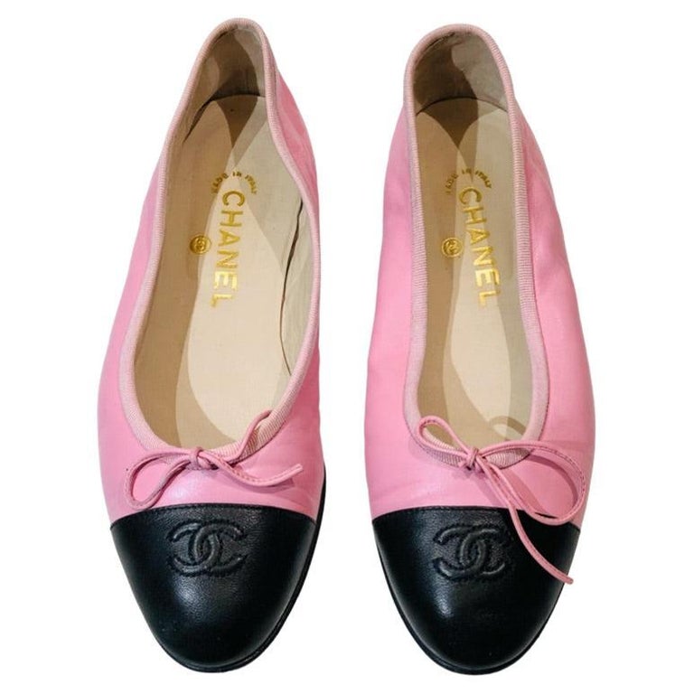 Chanel Classic Leather Bow  “CC” Lambskin Bi-Toned Pink/Black Ballet Flats For Sale