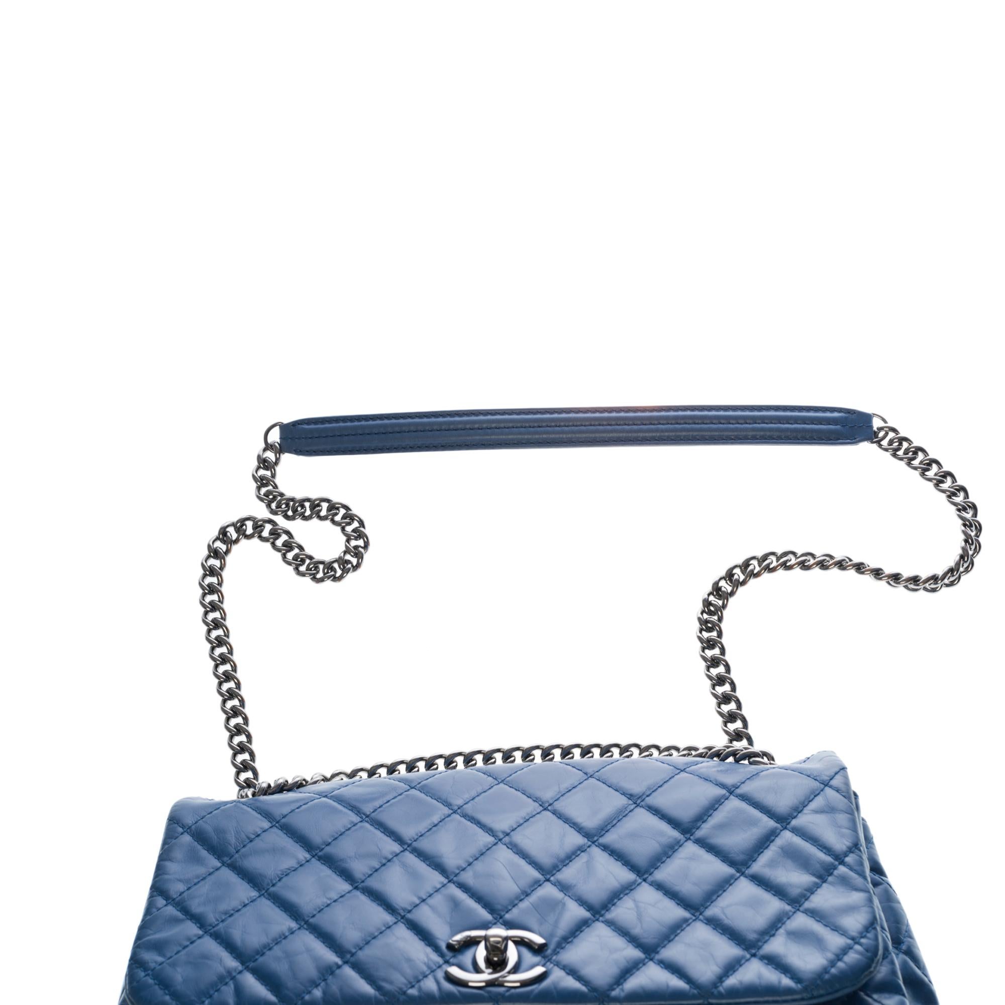 Chanel Classic Maxi Flap shoulder bag in blue quilted lambskin, SHW For Sale 3