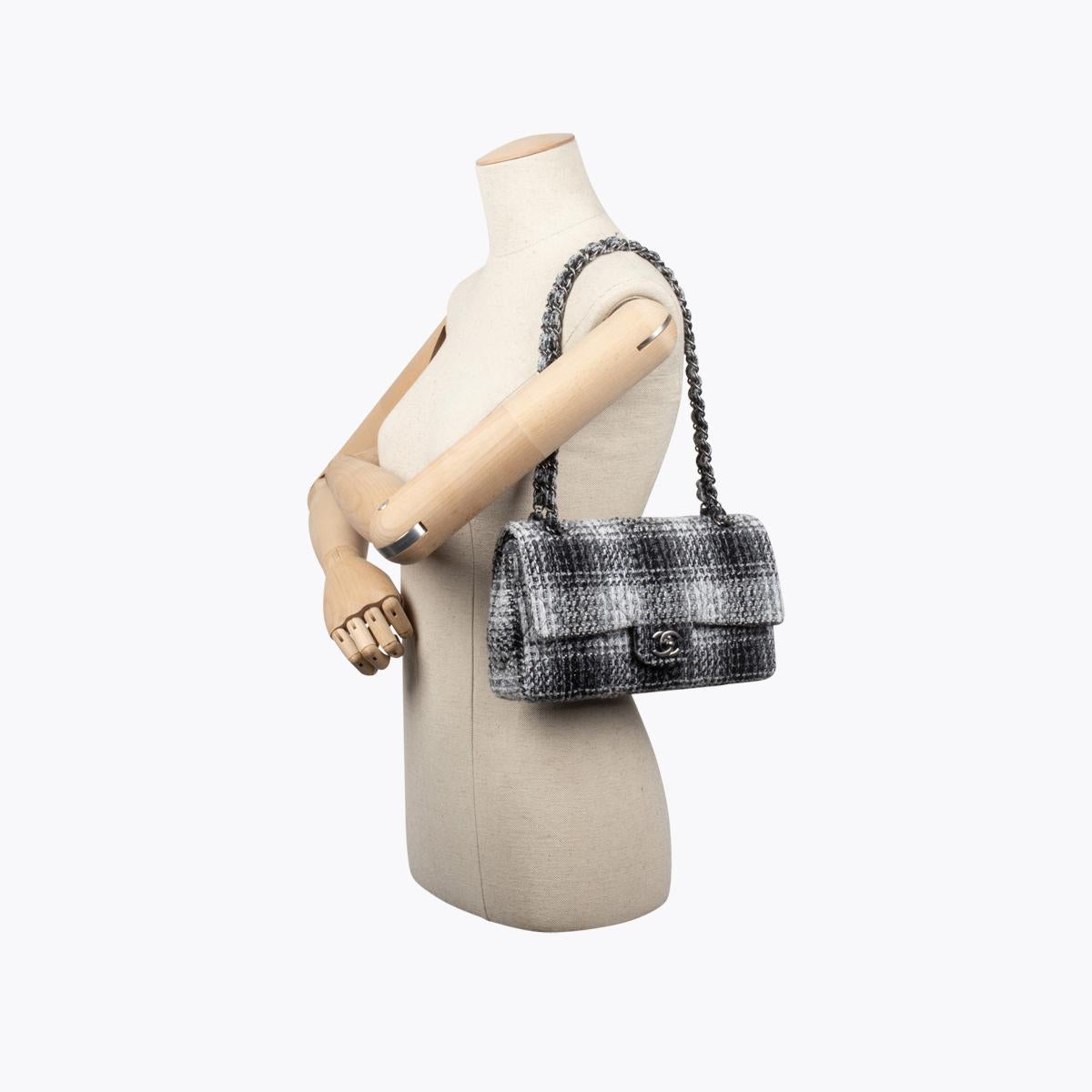 Chanel Classic Medium Double Flap Bag For Sale 4