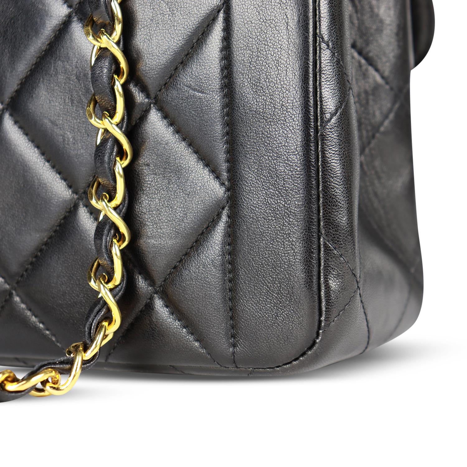 Chanel Classic Medium Single Crossbody Flap Bag For Sale 1