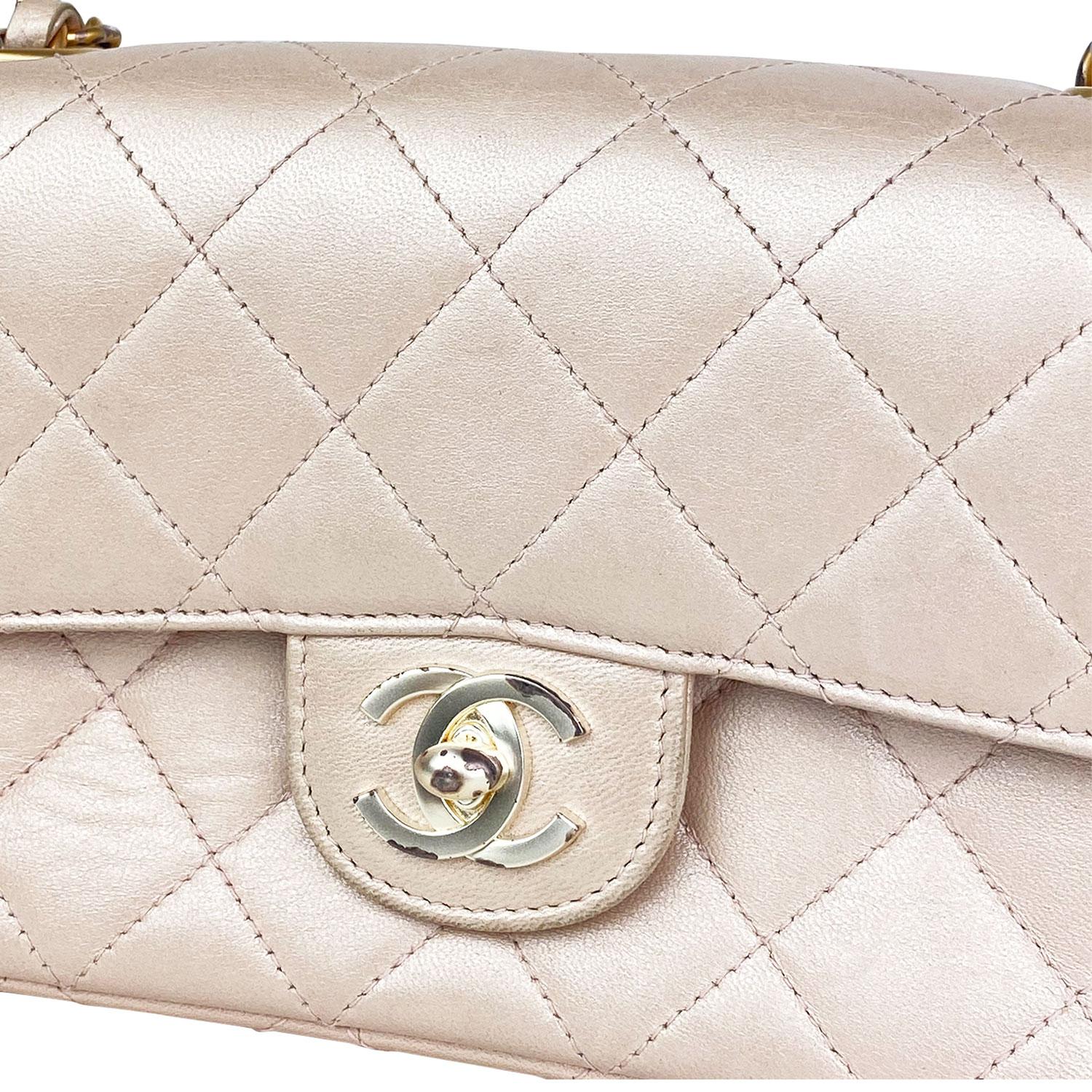 Chanel Classic Mini Rectangular Flap Bag In Good Condition For Sale In Sundbyberg, SE