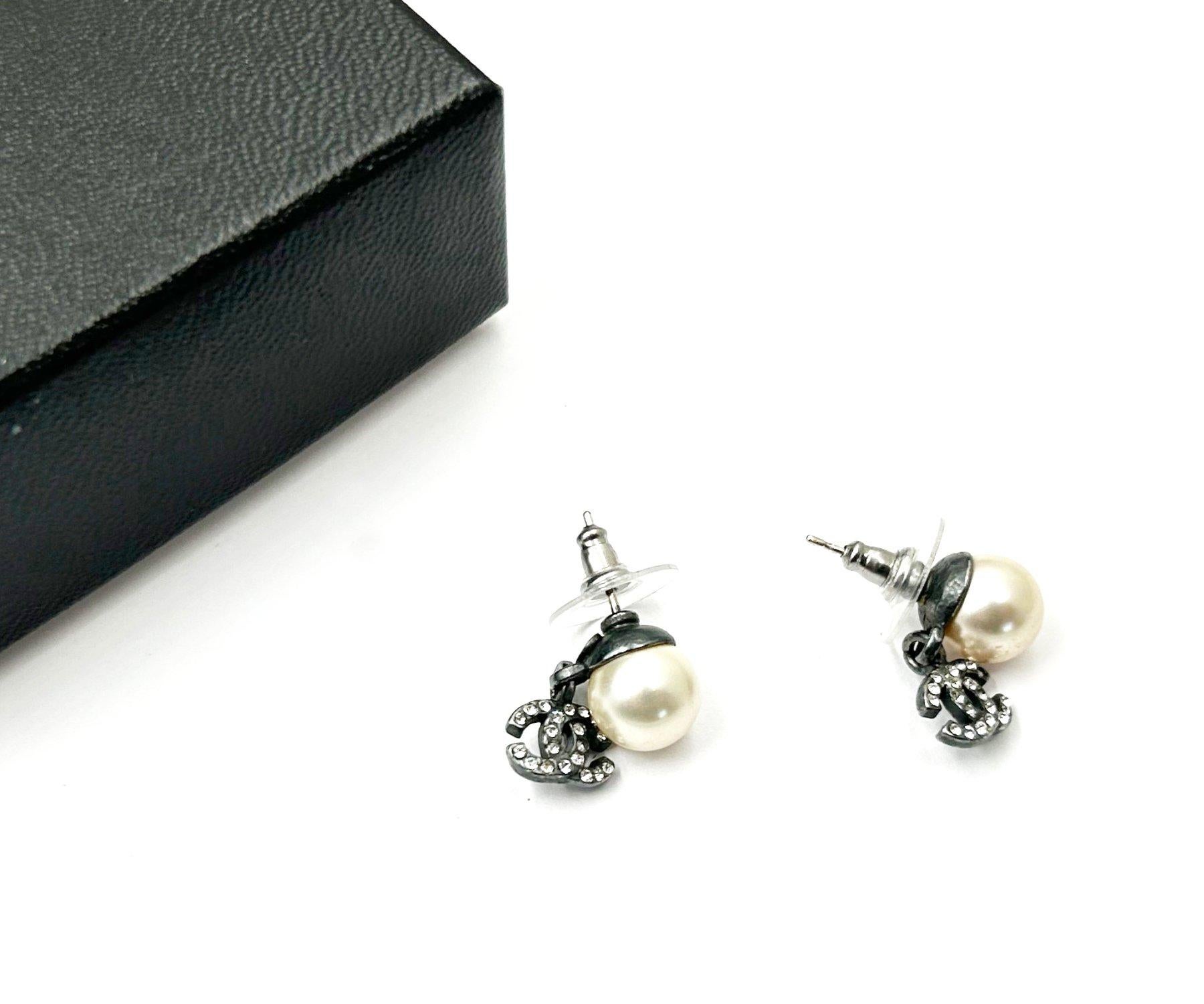 Artisan Chanel Classic Pearl Gunmetal CC Crystal Dangle Piercing Earrings