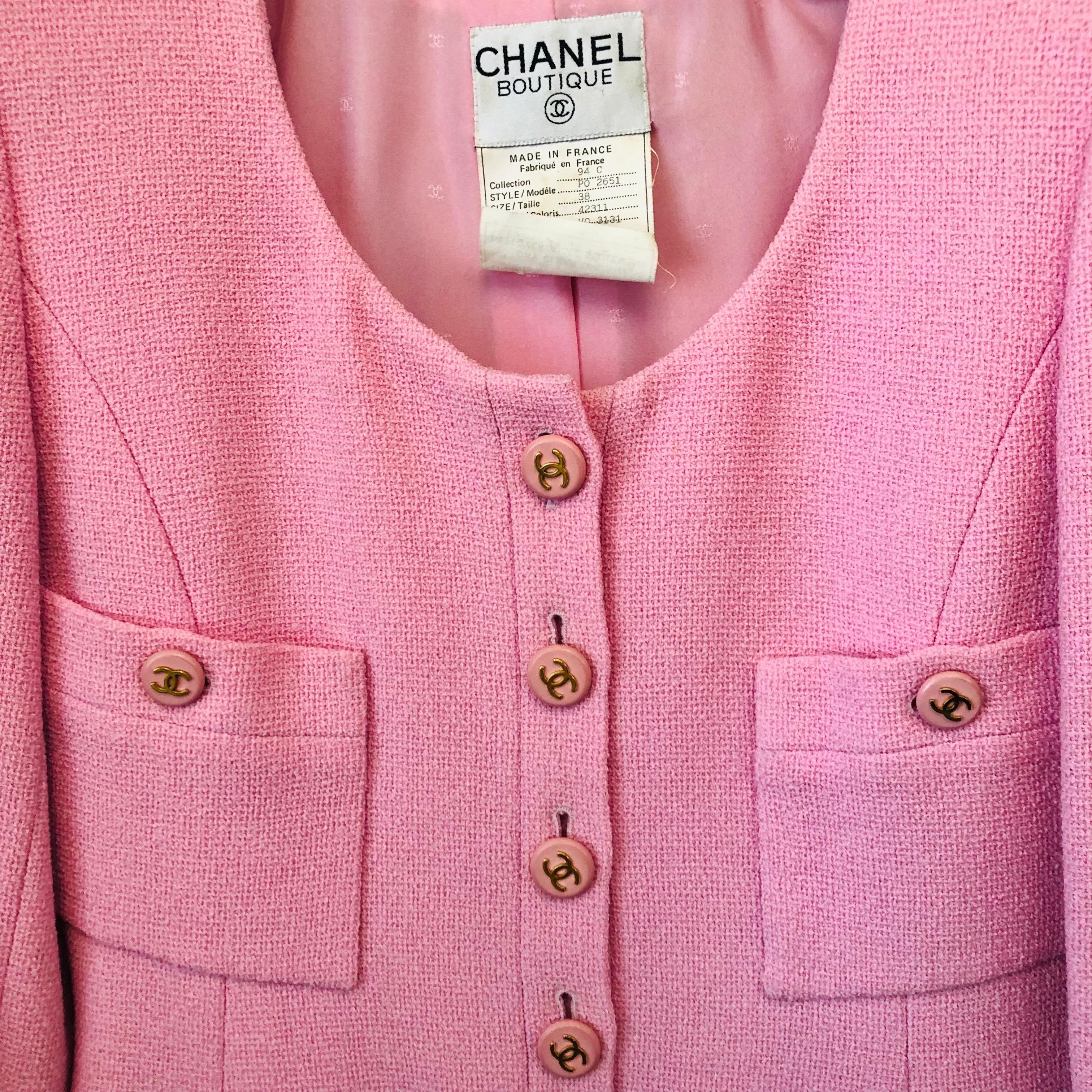 Chanel classic pink round neck summer wool jacket In Good Condition For Sale In Sheung Wan, HK