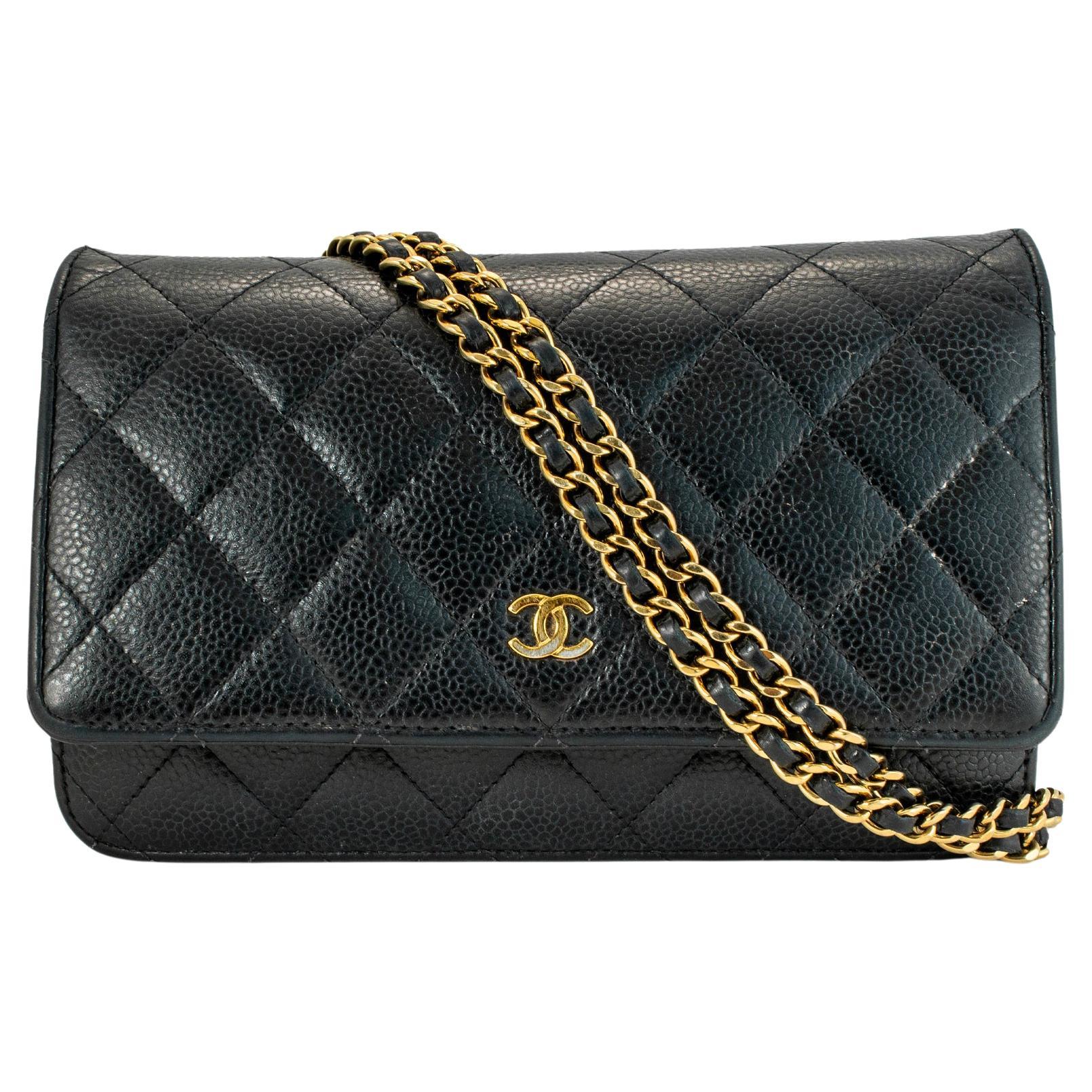 Chanel Classic Quilted Black Lambskin Wallet on Chain With Gold Hardware Bag im Angebot