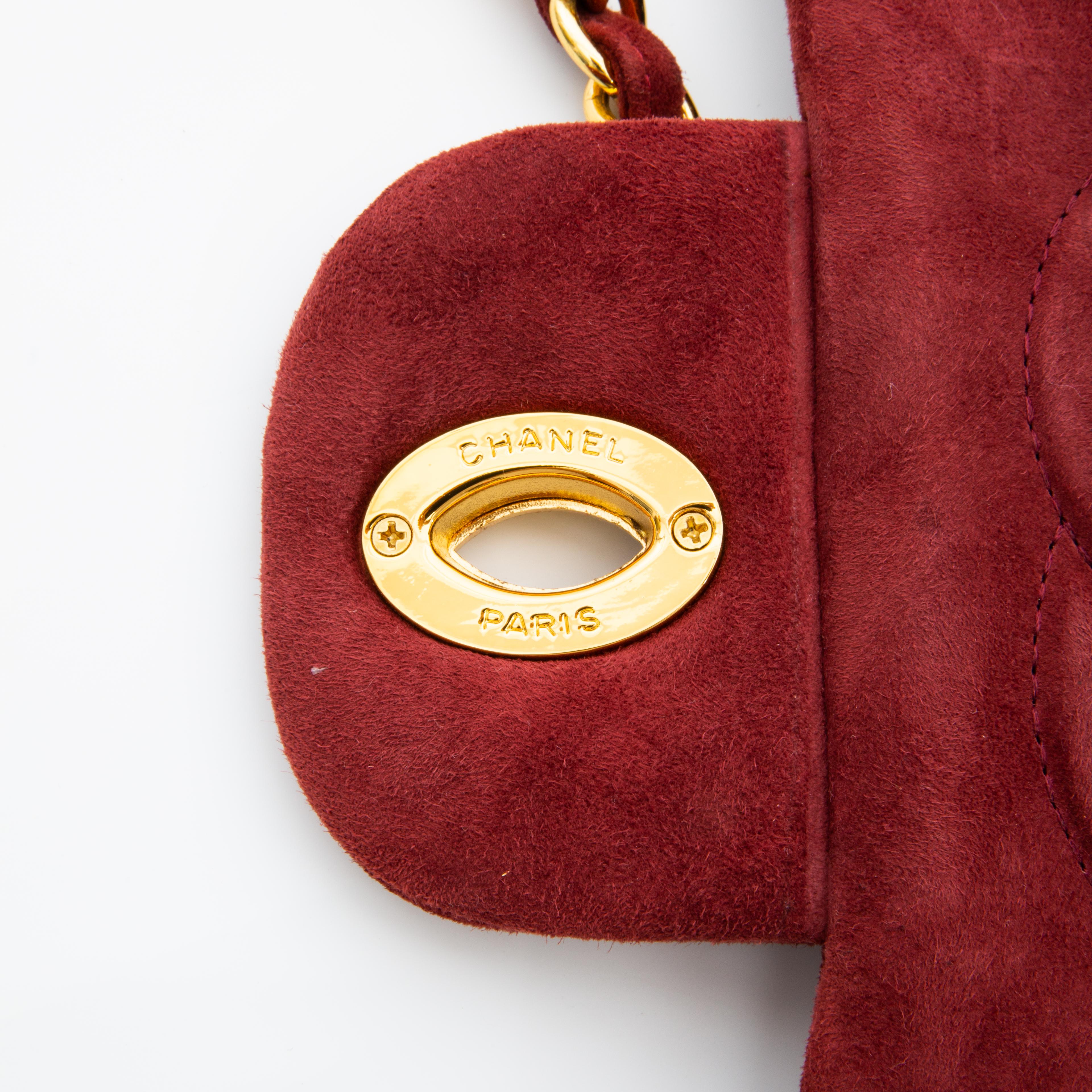 Chanel Classic Jumbo sac à rabat simple en daim bordeaux matelassé en vente 4