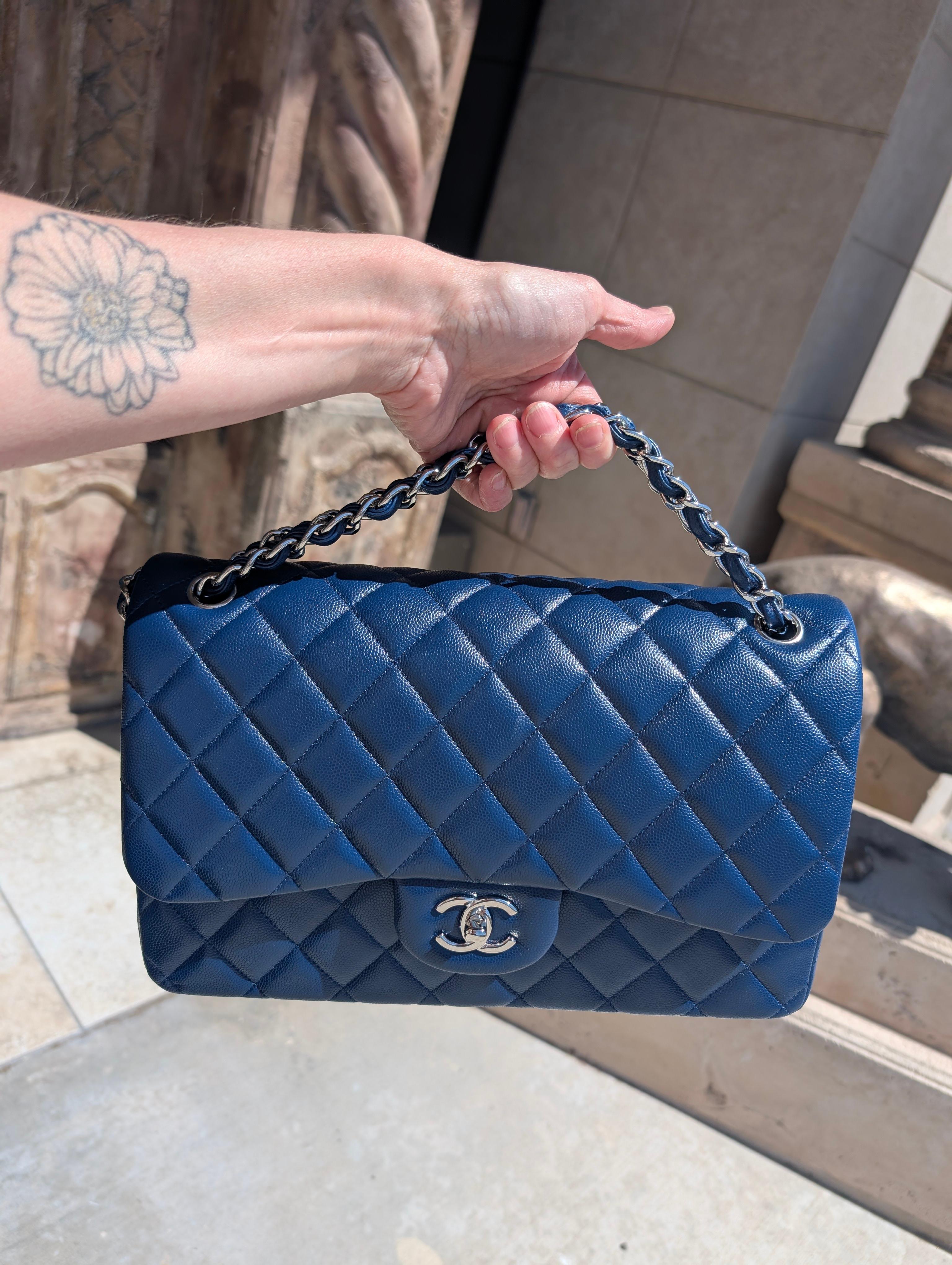 Chanel Classic Quilted Caviar Jumbo Double Flap Bag 8