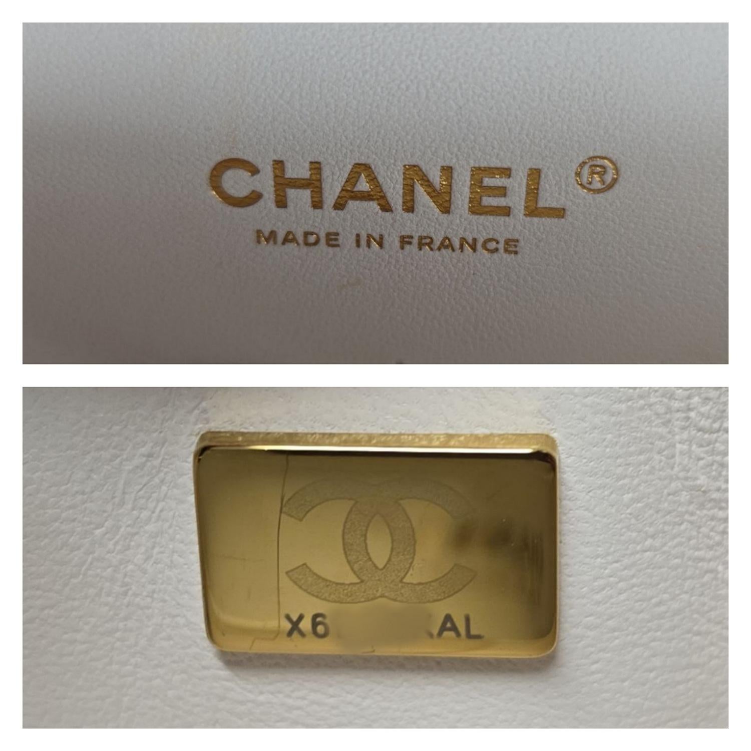 Chanel Classic Quilted Caviar Jumbo Double Flap Bag For Sale 3