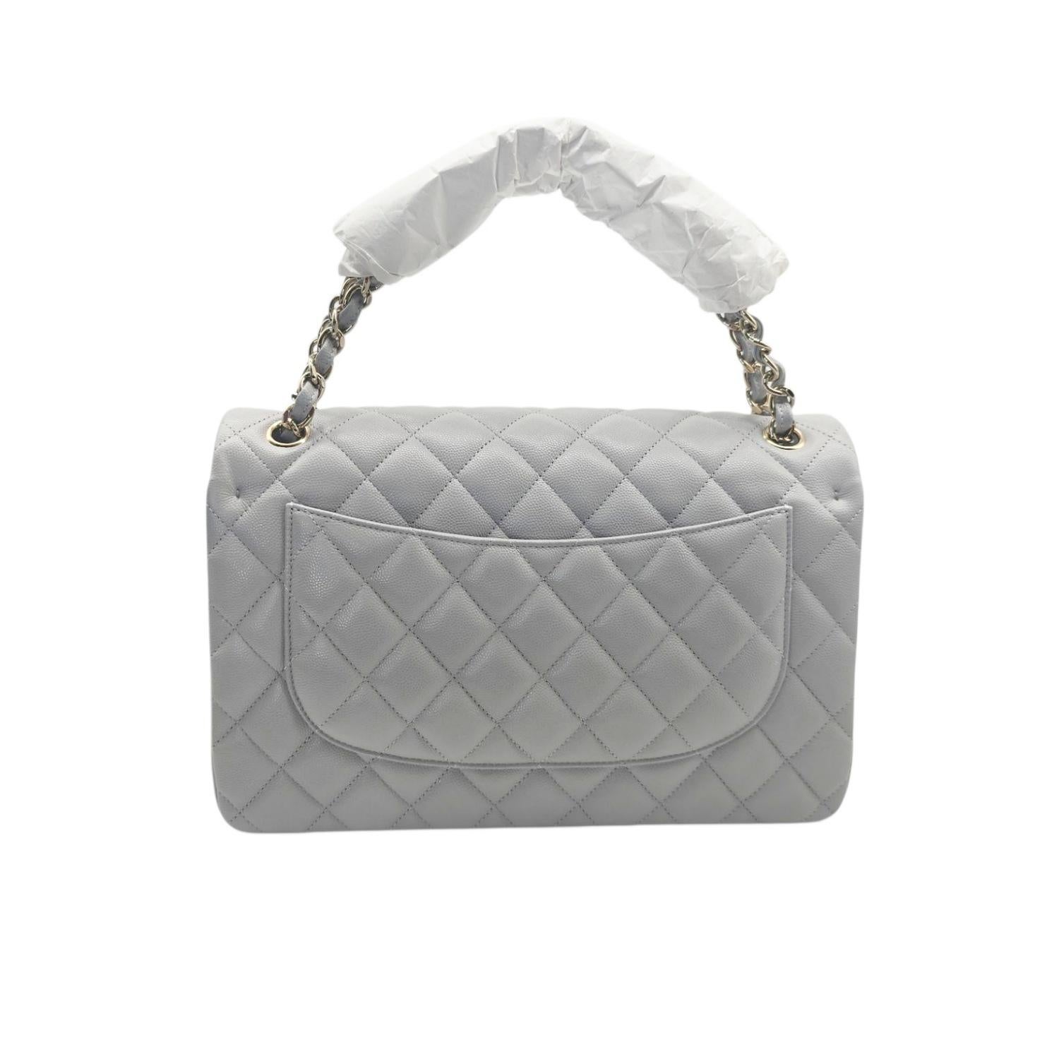 Chanel Classic Quilted Caviar Jumbo Double Flap Bag Grey In New Condition In Scottsdale, AZ