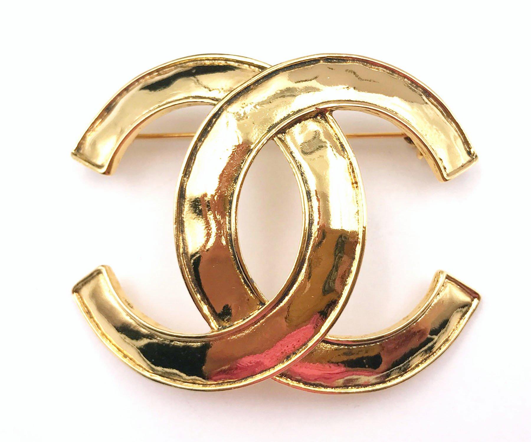 Artisan Chanel Classic Rare Vintage Gold Plated CC Large Brooch