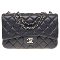 Chanel Classic shoulder bag in Navy blue quilted lambskin leather, SHW