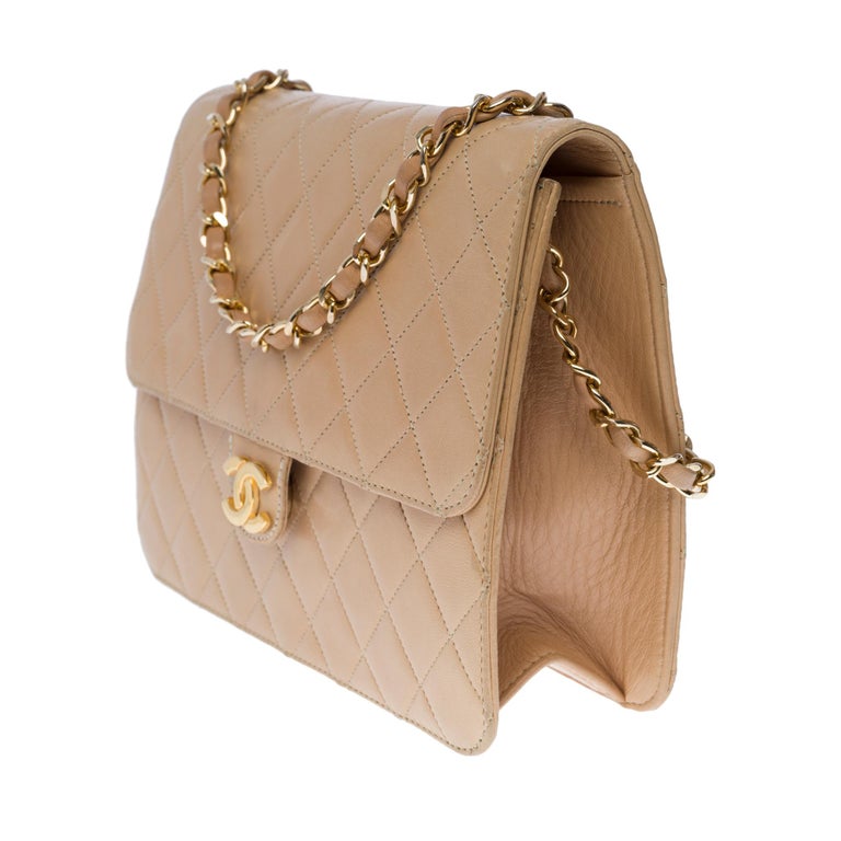Chanel Classic shoulder Flap bag in beige quilted lambskin and gold hardware  at 1stDibs