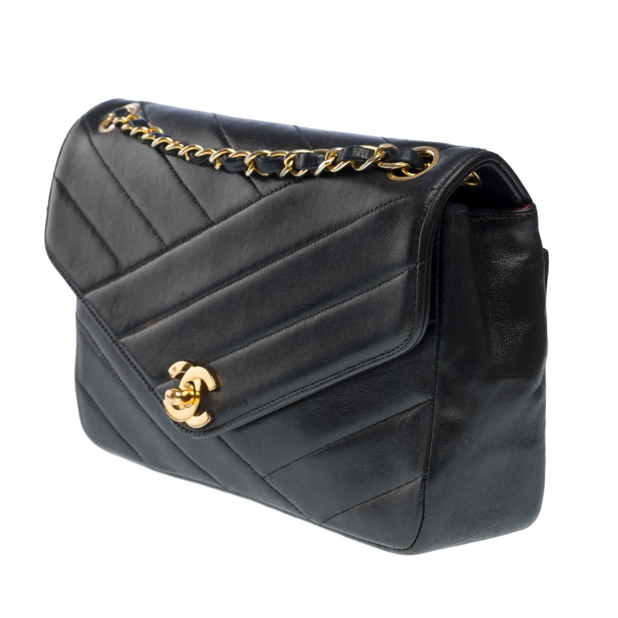 Chanel Classic shoulder flap bag in black herringbone quilted lamb leather, GHW 1