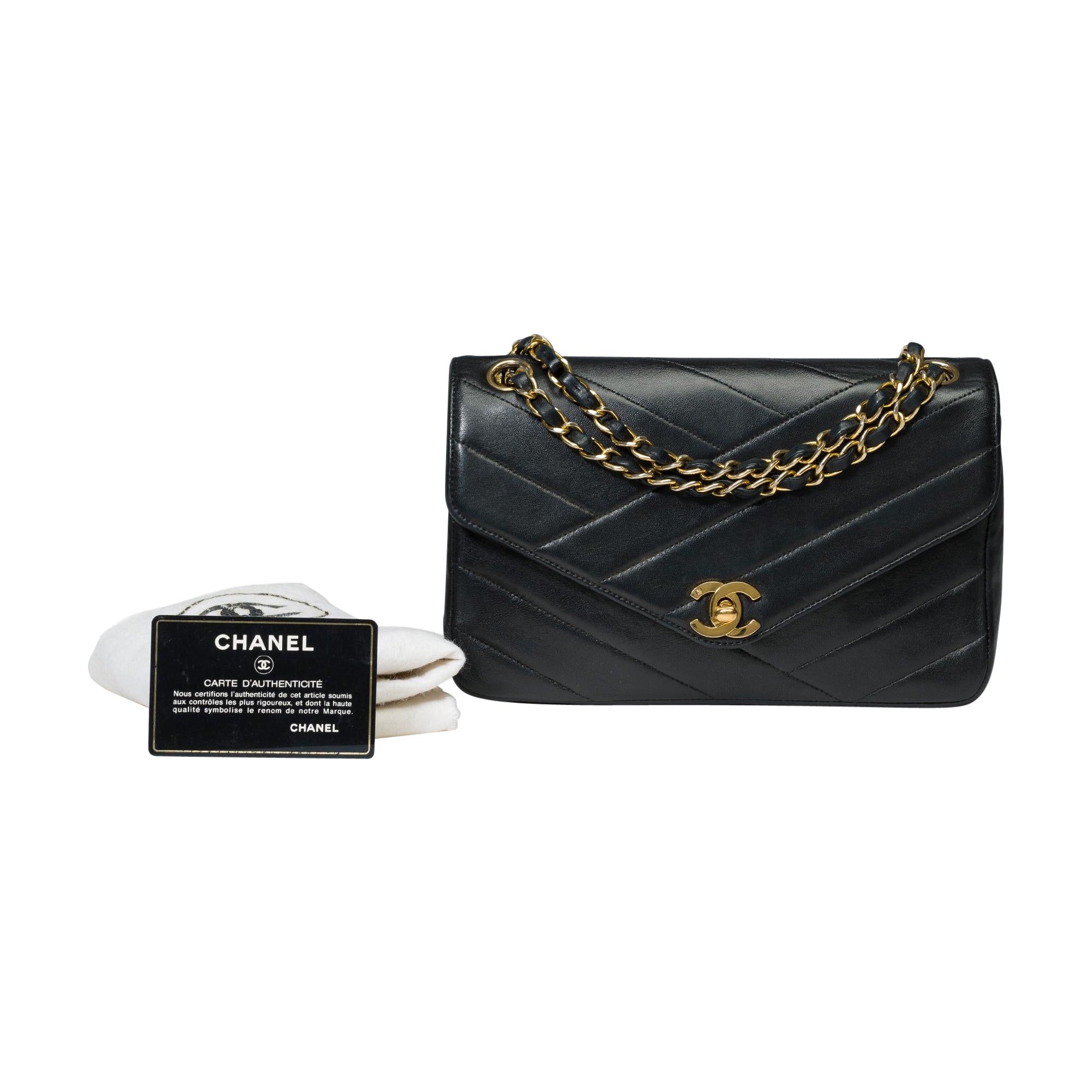 Chanel Classic shoulder flap bag in black herringbone quilted lamb leather, GHW