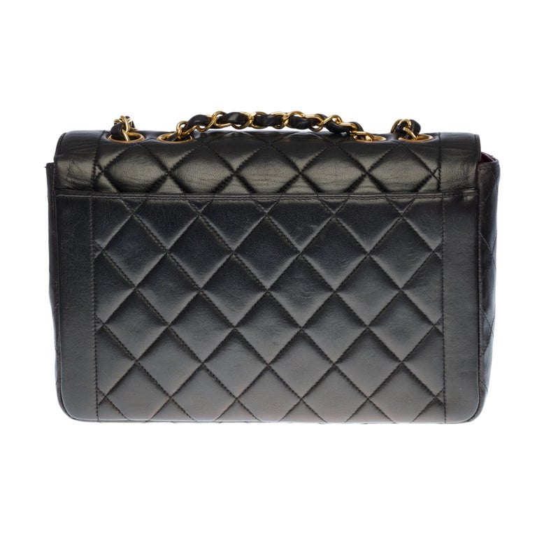 Chanel Classic shoulder Flap bag in black quilted lambskin and