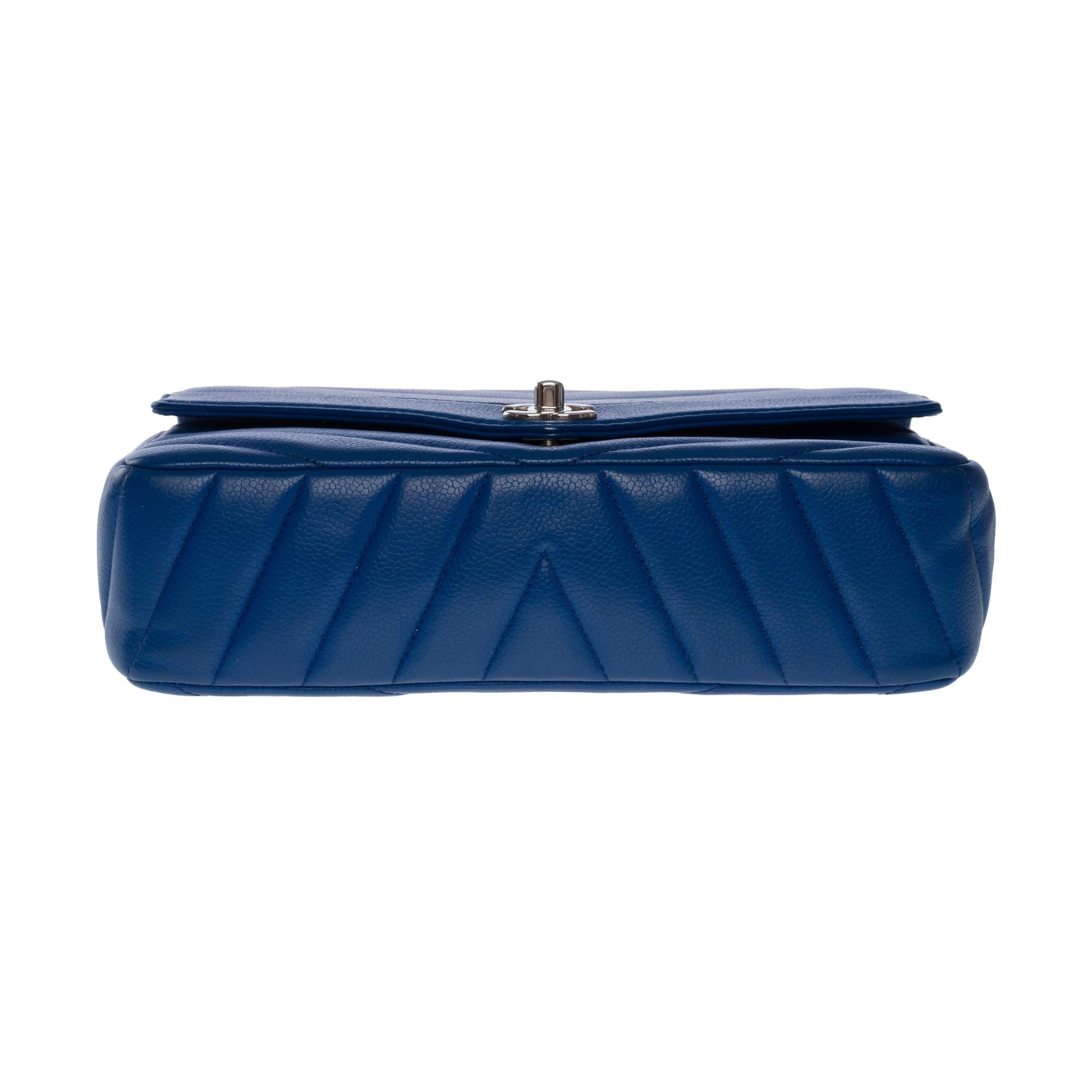 Chanel Classic Umhängetasche mit Überschlag aus blauem, gestepptem Kaviarleder, SHW im Angebot 6