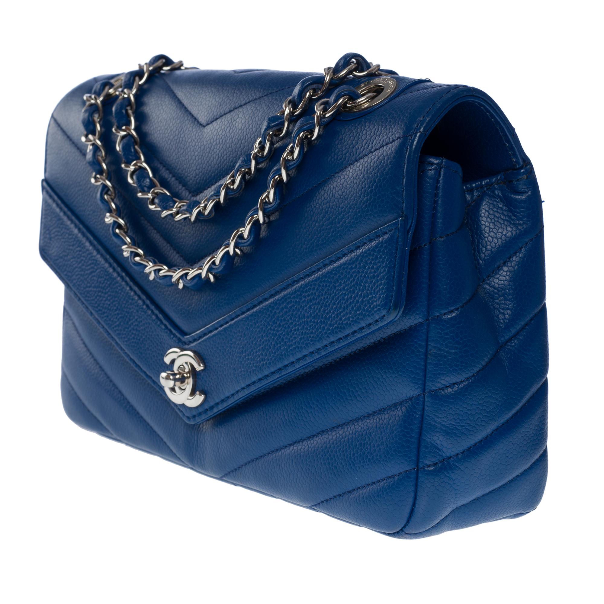 Women's Chanel Classic shoulder flap bag in blue herringbone quilted caviar leather, SHW For Sale