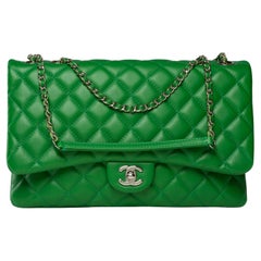 Chanel Classic shoulder flap bag in quilted green lambskin leather , PHW